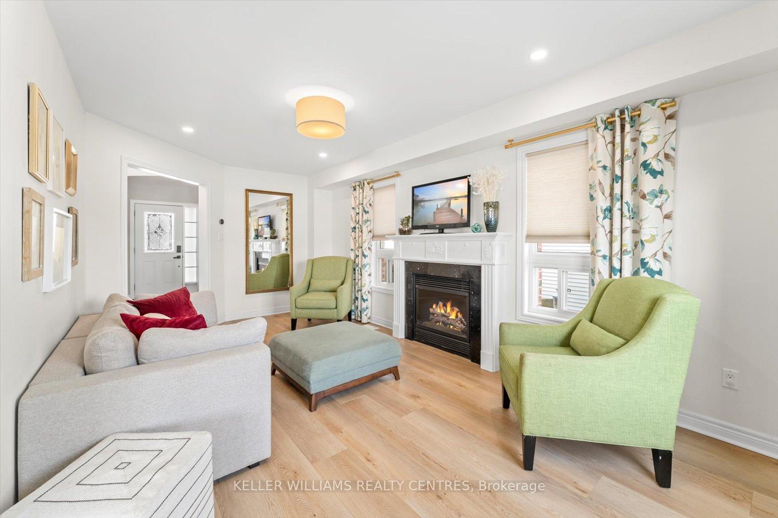 Photo 8 of 39 Silverstone Crescent, Georgina, Keswick South — HOMEH