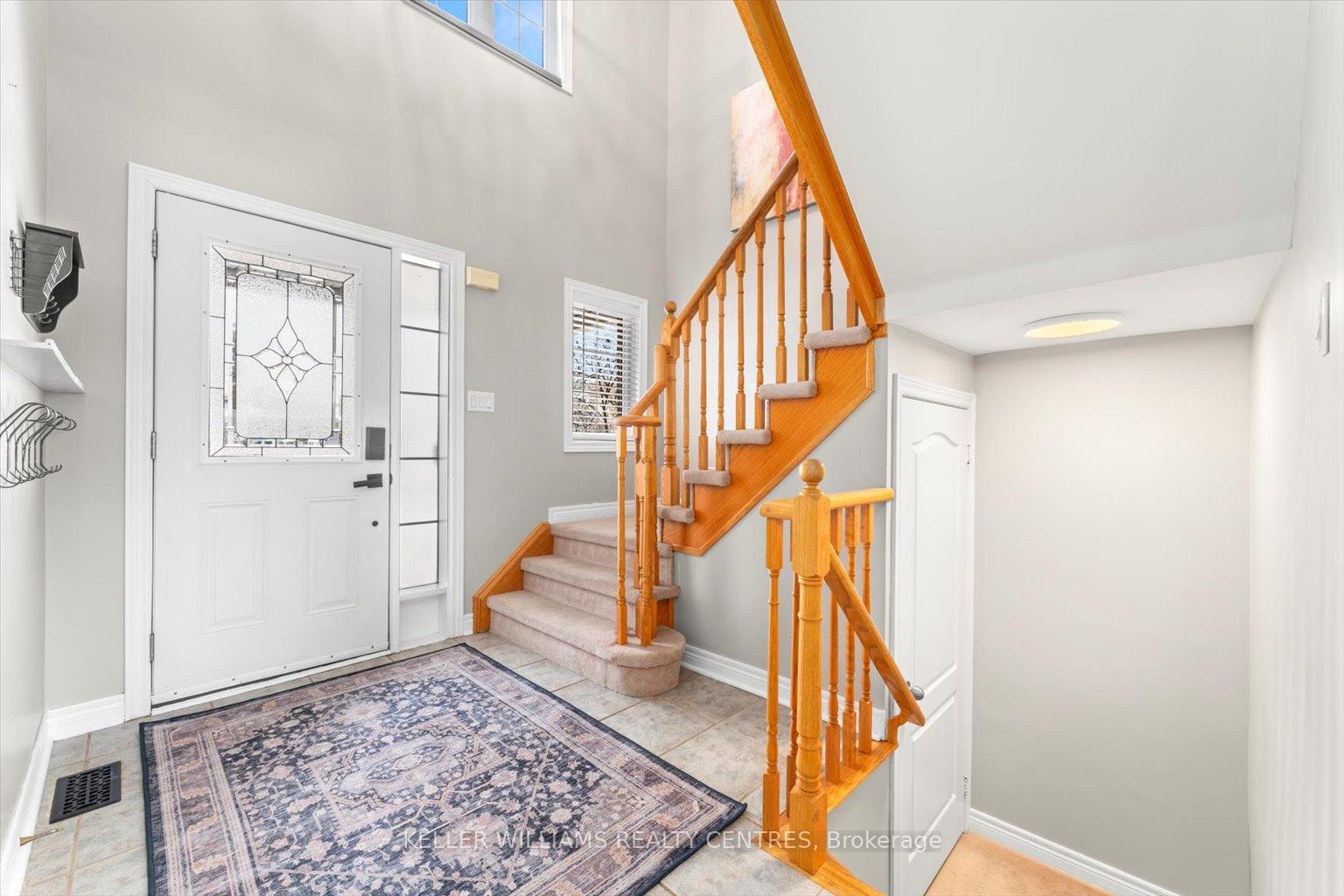 Photo 4 of 39 Silverstone Crescent, Georgina, Keswick South — HOMEH