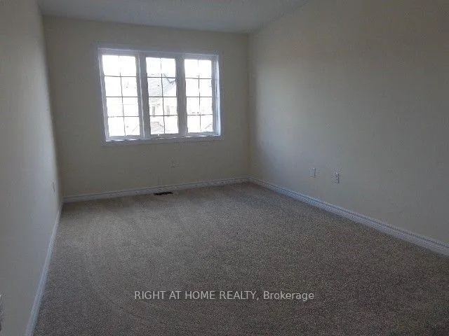 Photo 12 of 7 Hiscott Drive, Hamilton, Waterdown — HOMEH