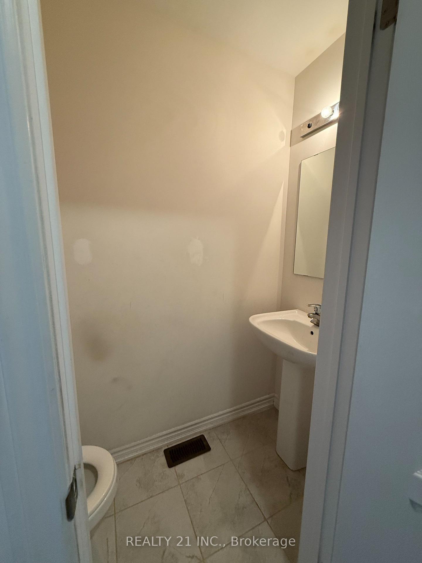 Photo 11 of Unit 42, 88 Decorso Drive, Guelph, Village By The Arboretum — HOMEH