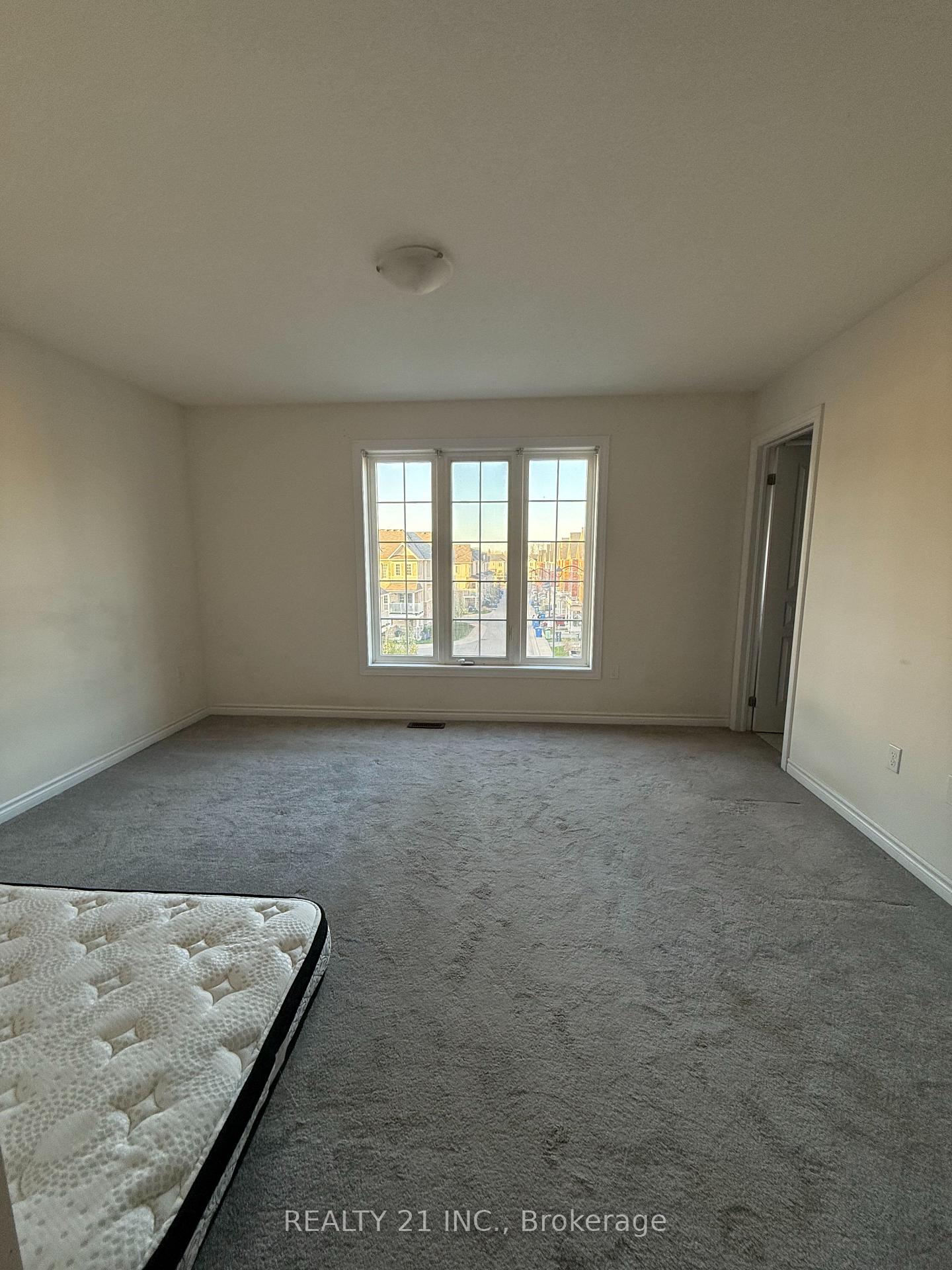 Photo 16 of Unit 42, 88 Decorso Drive, Guelph, Village By The Arboretum — HOMEH