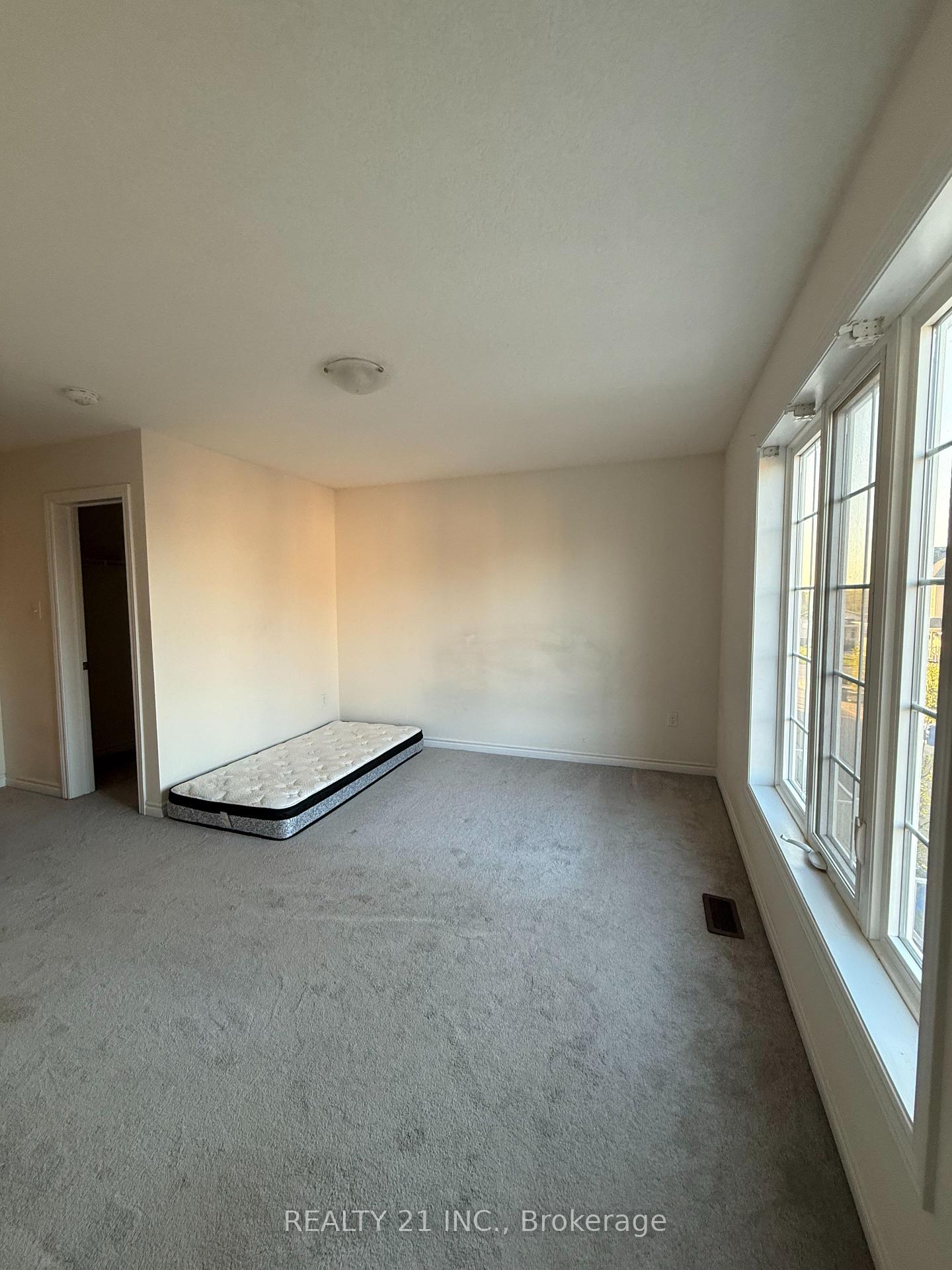 Photo 17 of Unit 42, 88 Decorso Drive, Guelph, Village By The Arboretum — HOMEH