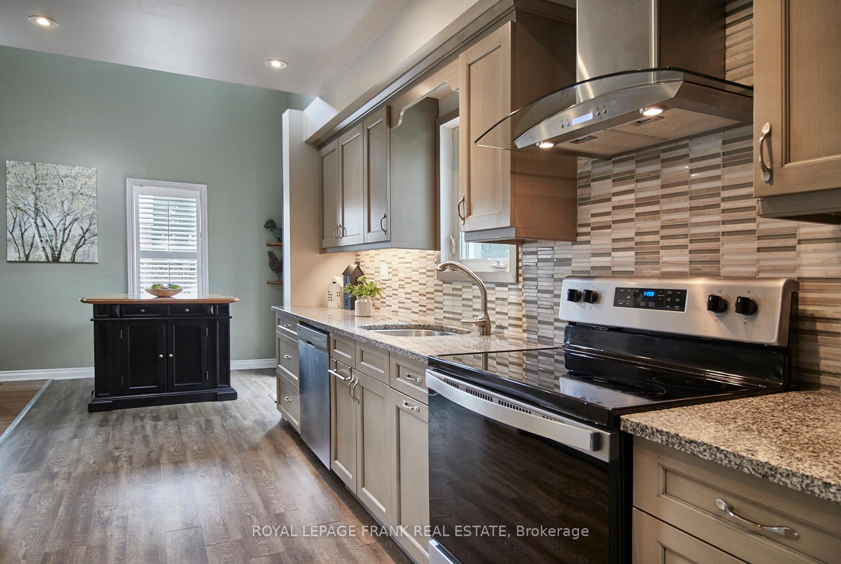 Photo 32 of 32 Faircomb Crescent, Clarington, Courtice — HOMEH