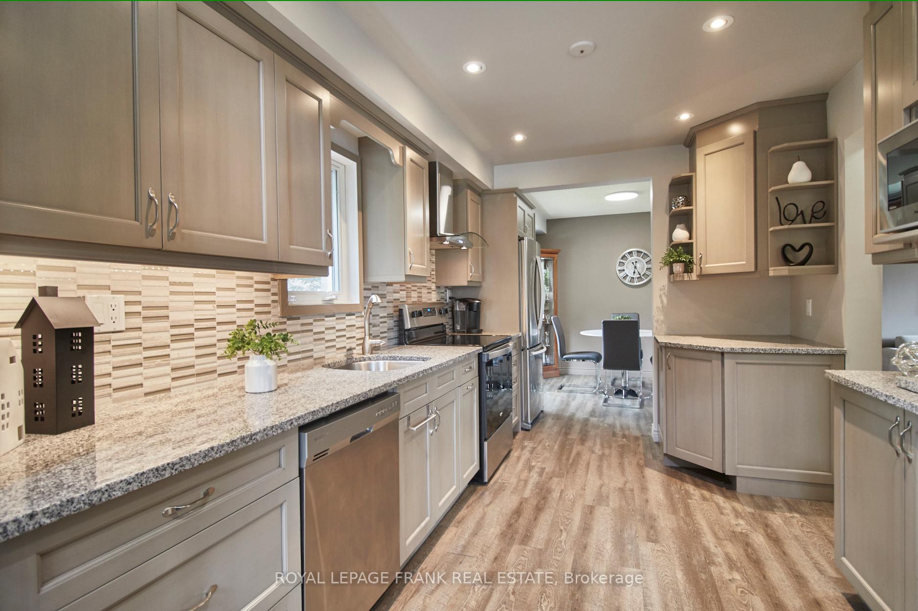 Photo 10 of 32 Faircomb Crescent, Clarington, Courtice — HOMEH