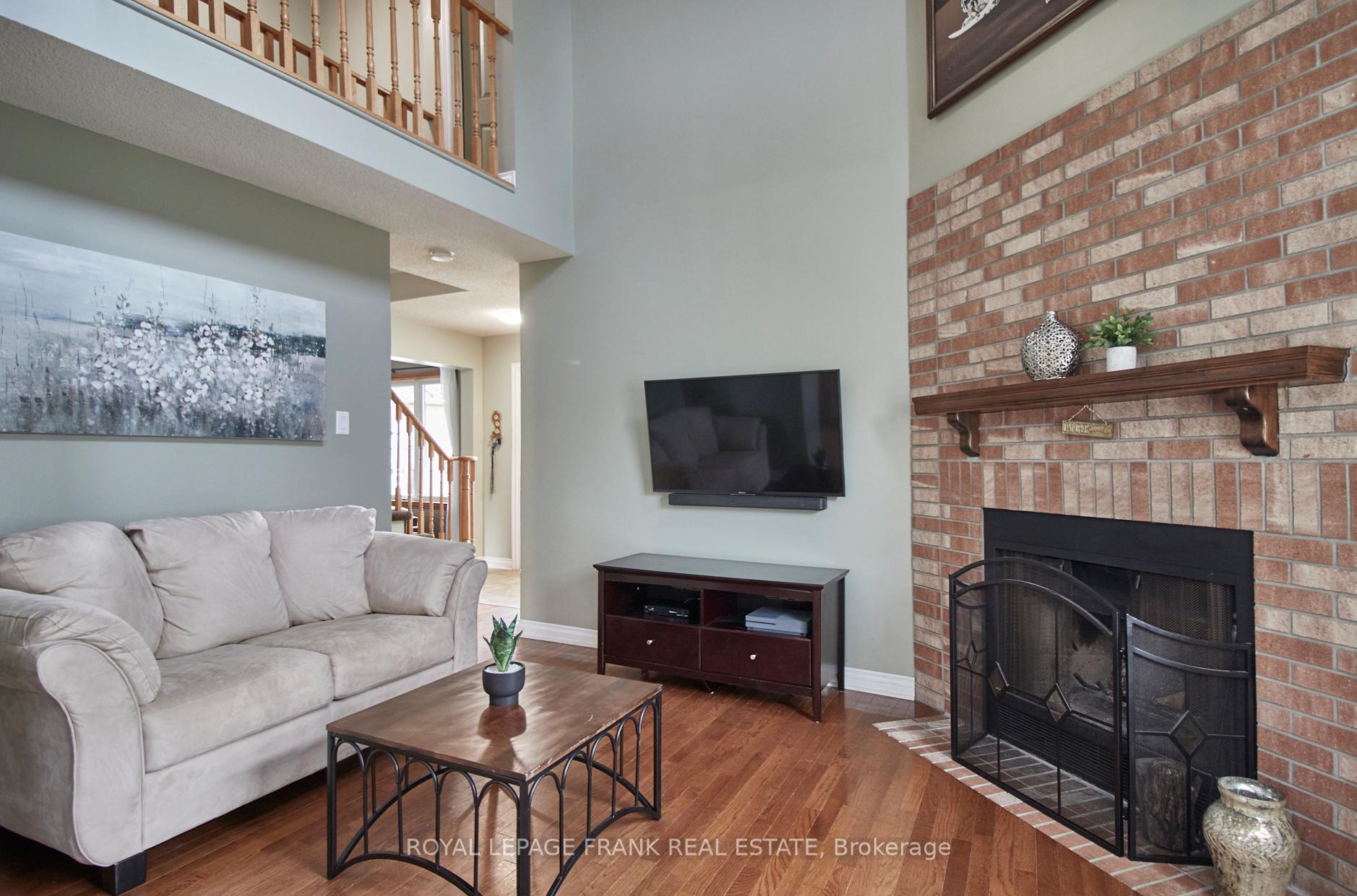 Photo 13 of 32 Faircomb Crescent, Clarington, Courtice — HOMEH