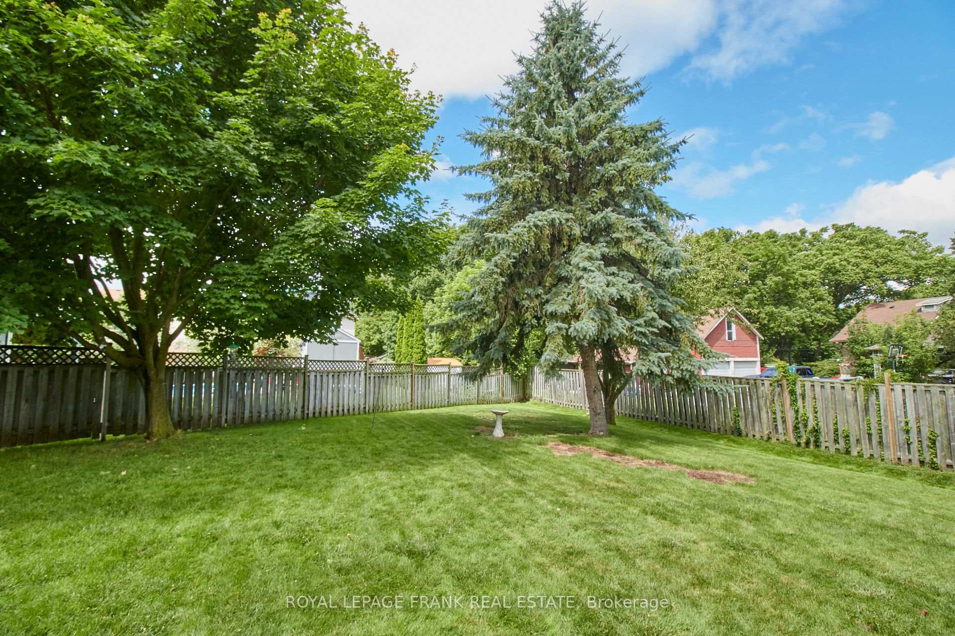 Photo 30 of 32 Faircomb Crescent, Clarington, Courtice — HOMEH