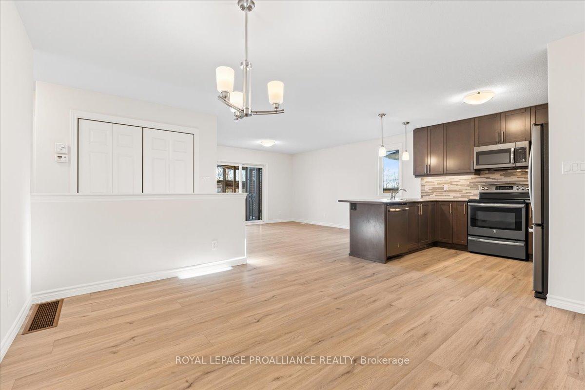 Photo 8 of 133 Greenhill Lane, Belleville, Belleville Ward — HOMEH