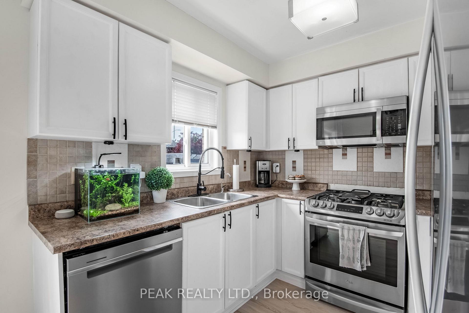 Photo 11 of 83 Scottsdale Drive, Clarington, Bowmanville — HOMEH