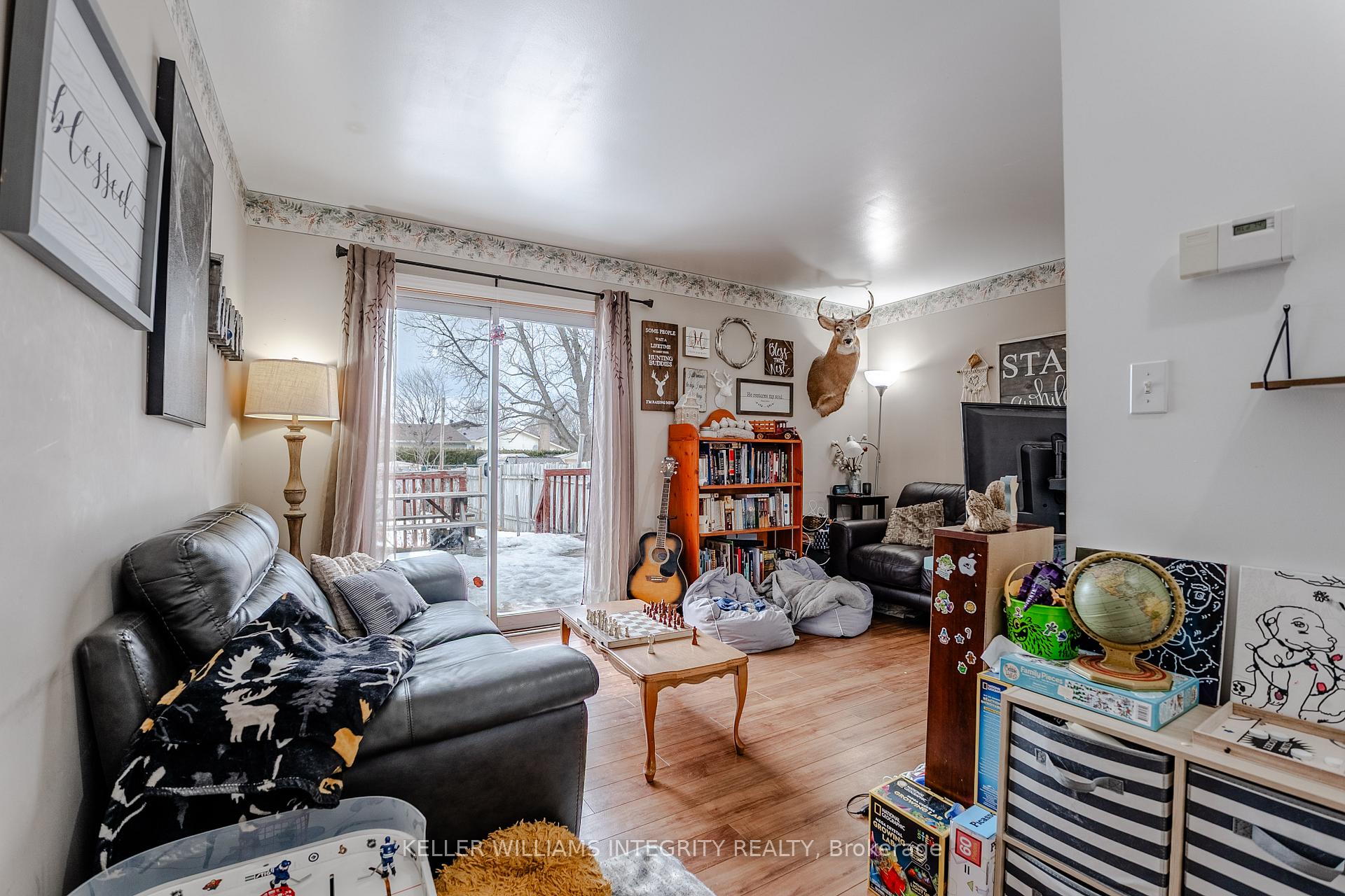 Photo 3 of 121 Eleventh Street E, Cornwall — HOMEH