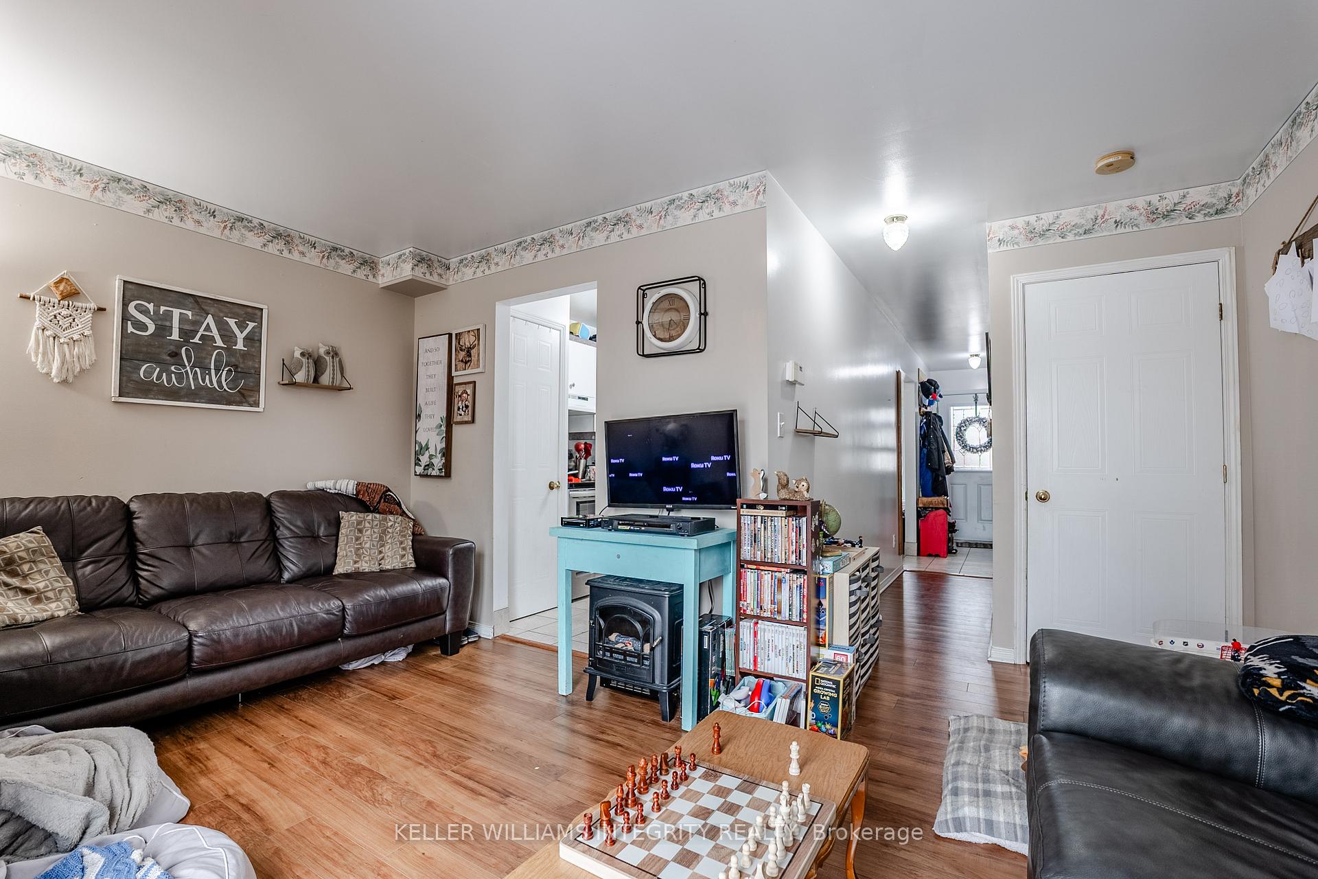 Photo 5 of 121 Eleventh Street E, Cornwall — HOMEH