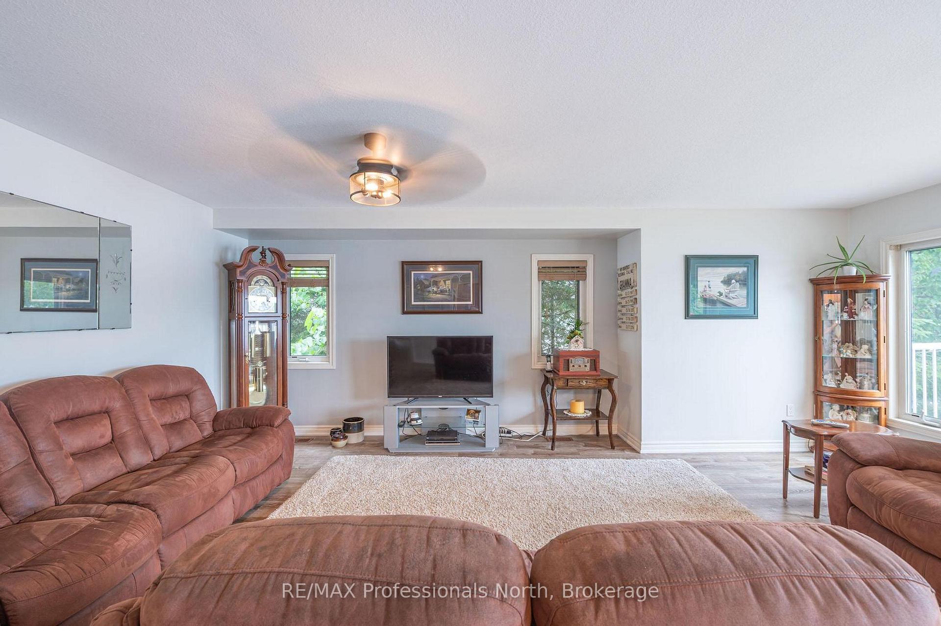 Photo 5 of 1075 Comak Crescent, Algonquin Highlands, Stanhope — HOMEH