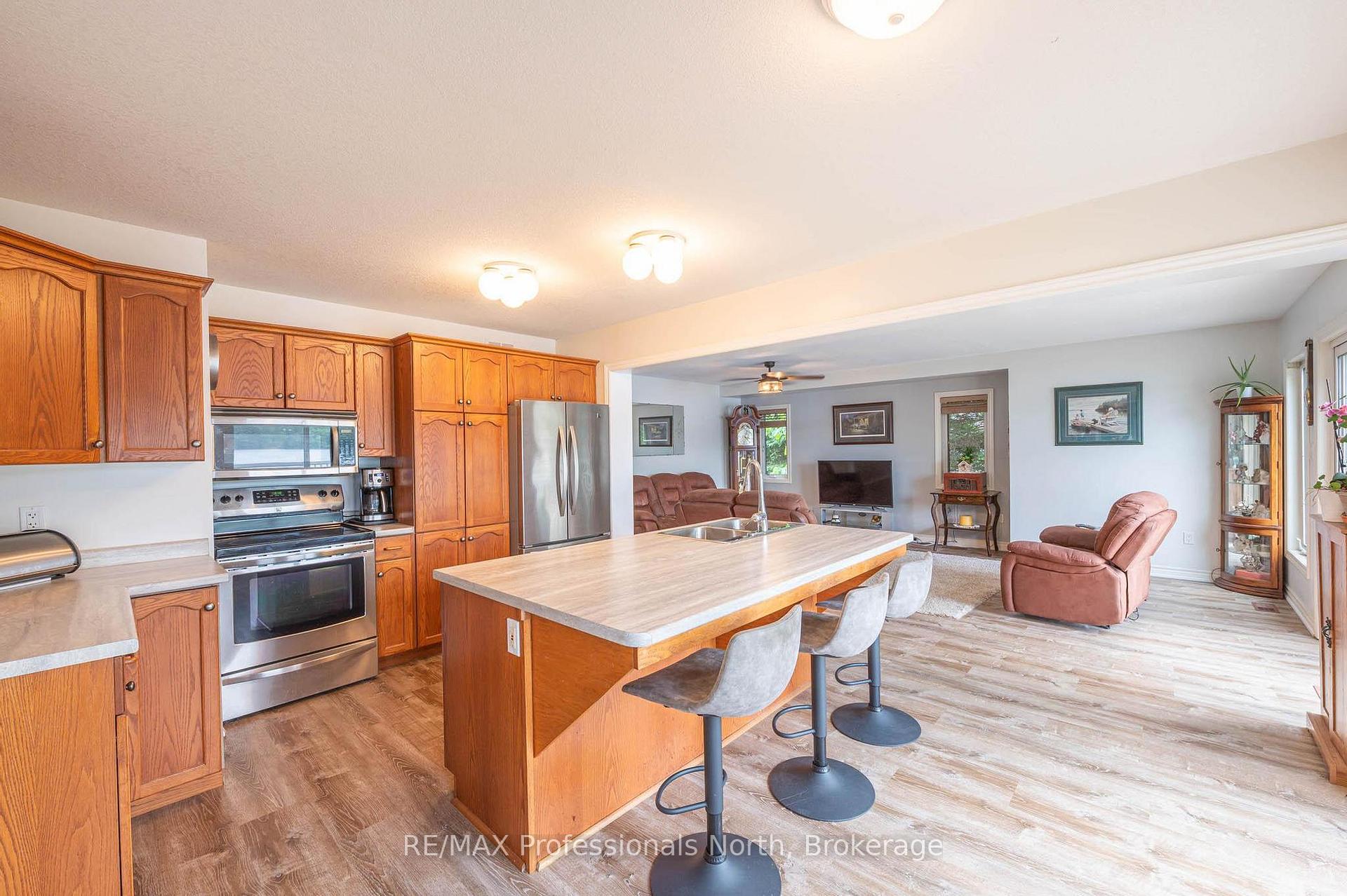 Photo 9 of 1075 Comak Crescent, Algonquin Highlands, Stanhope — HOMEH