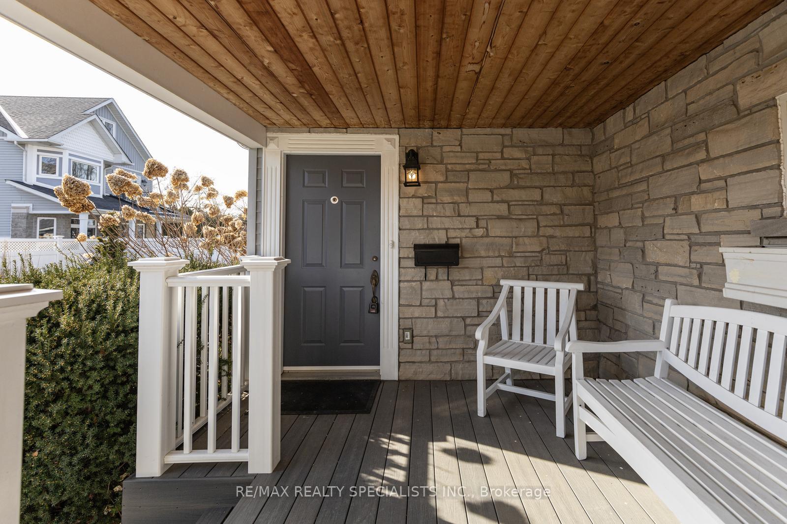 Photo 4 of 2 12th Street, Grimsby, Grimsby Beach — HOMEH
