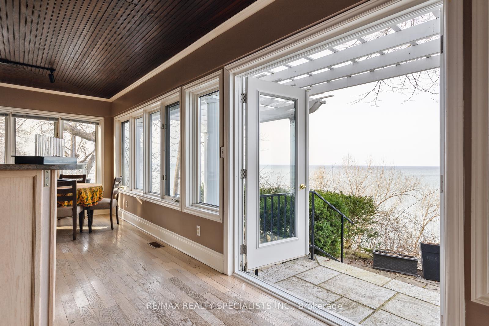 Photo 7 of 2 12th Street, Grimsby, Grimsby Beach — HOMEH