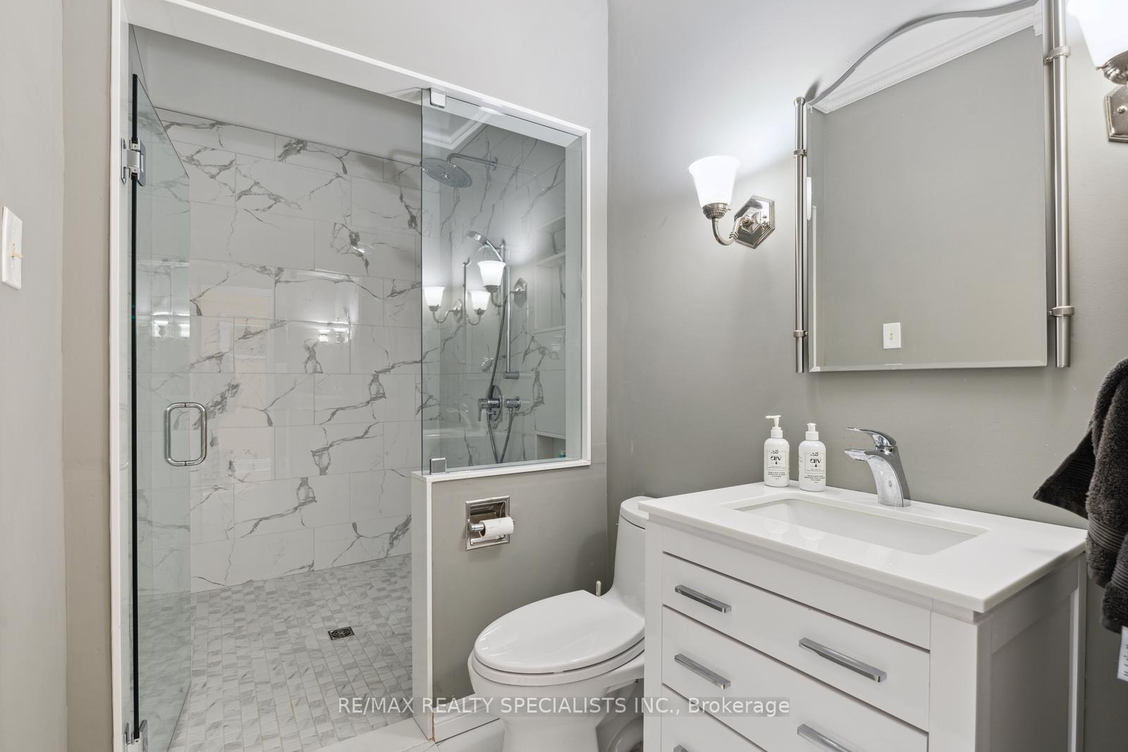 Photo 13 of 2 12th Street, Grimsby, Grimsby Beach — HOMEH