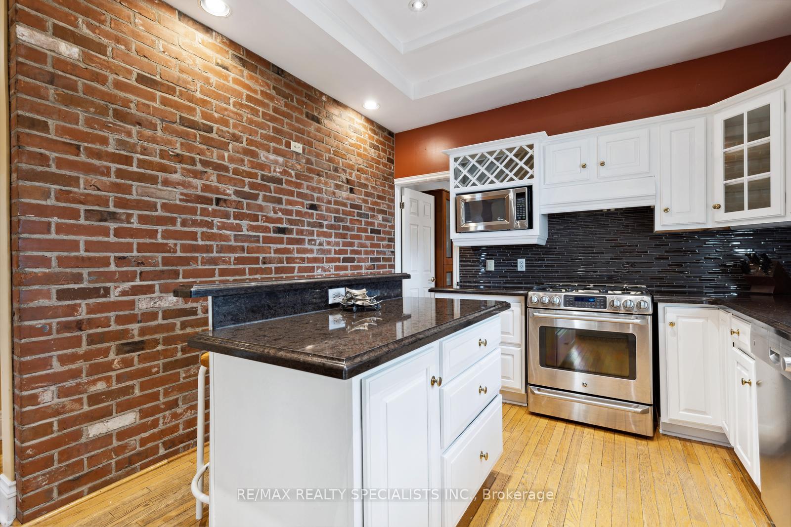 Photo 16 of 2 12th Street, Grimsby, Grimsby Beach — HOMEH