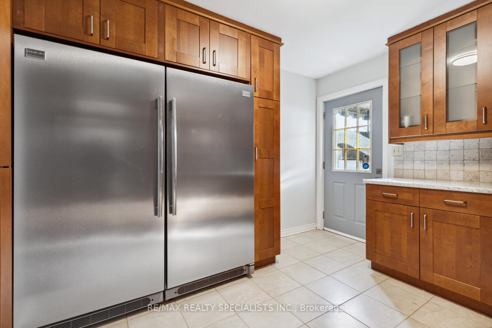 Photo 18 of 2 12th Street, Grimsby, Grimsby Beach — HOMEH
