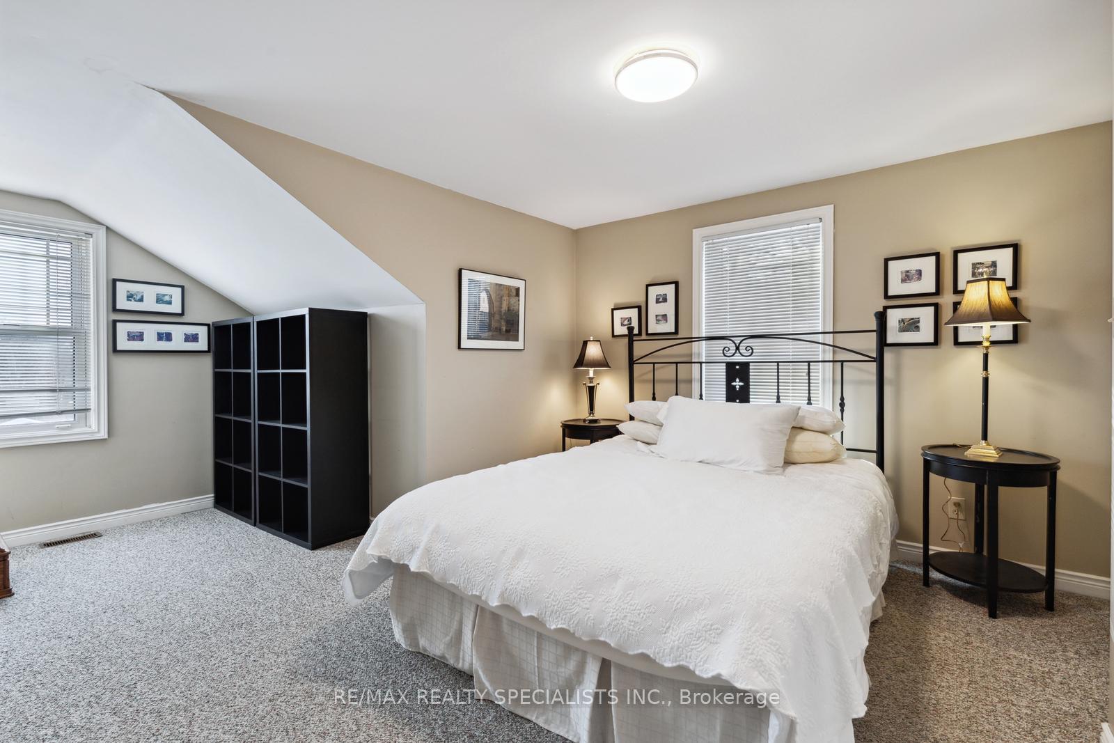 Photo 21 of 2 12th Street, Grimsby, Grimsby Beach — HOMEH
