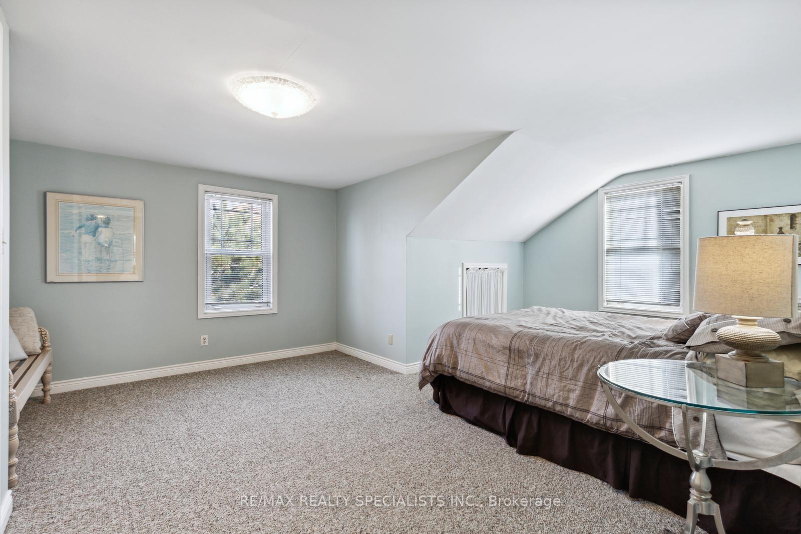 Photo 23 of 2 12th Street, Grimsby, Grimsby Beach — HOMEH