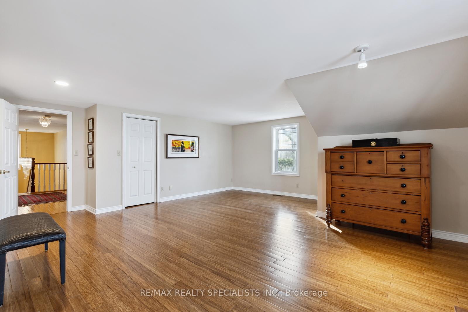 Photo 29 of 2 12th Street, Grimsby, Grimsby Beach — HOMEH