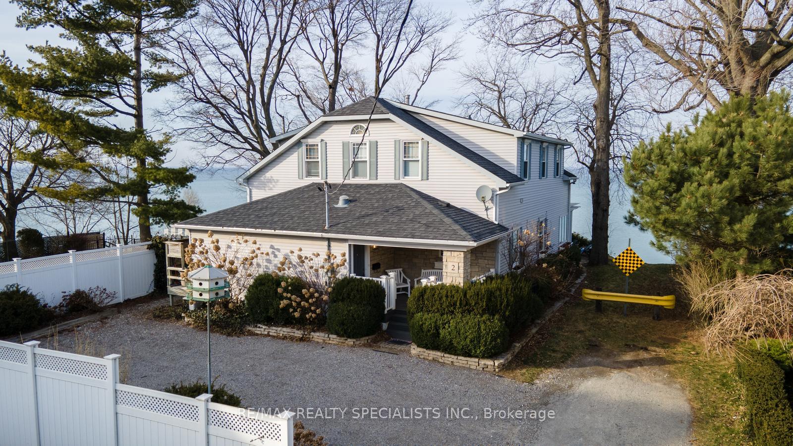 Photo 34 of 2 12th Street, Grimsby, Grimsby Beach — HOMEH
