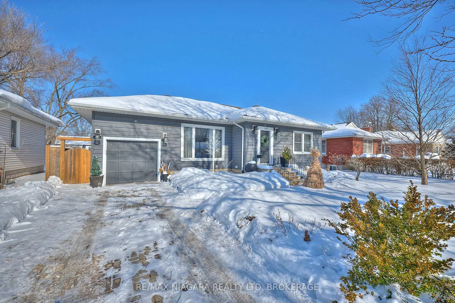Photo 2 of 160 Norway Avenue, Welland, Prince Charles — HOMEH