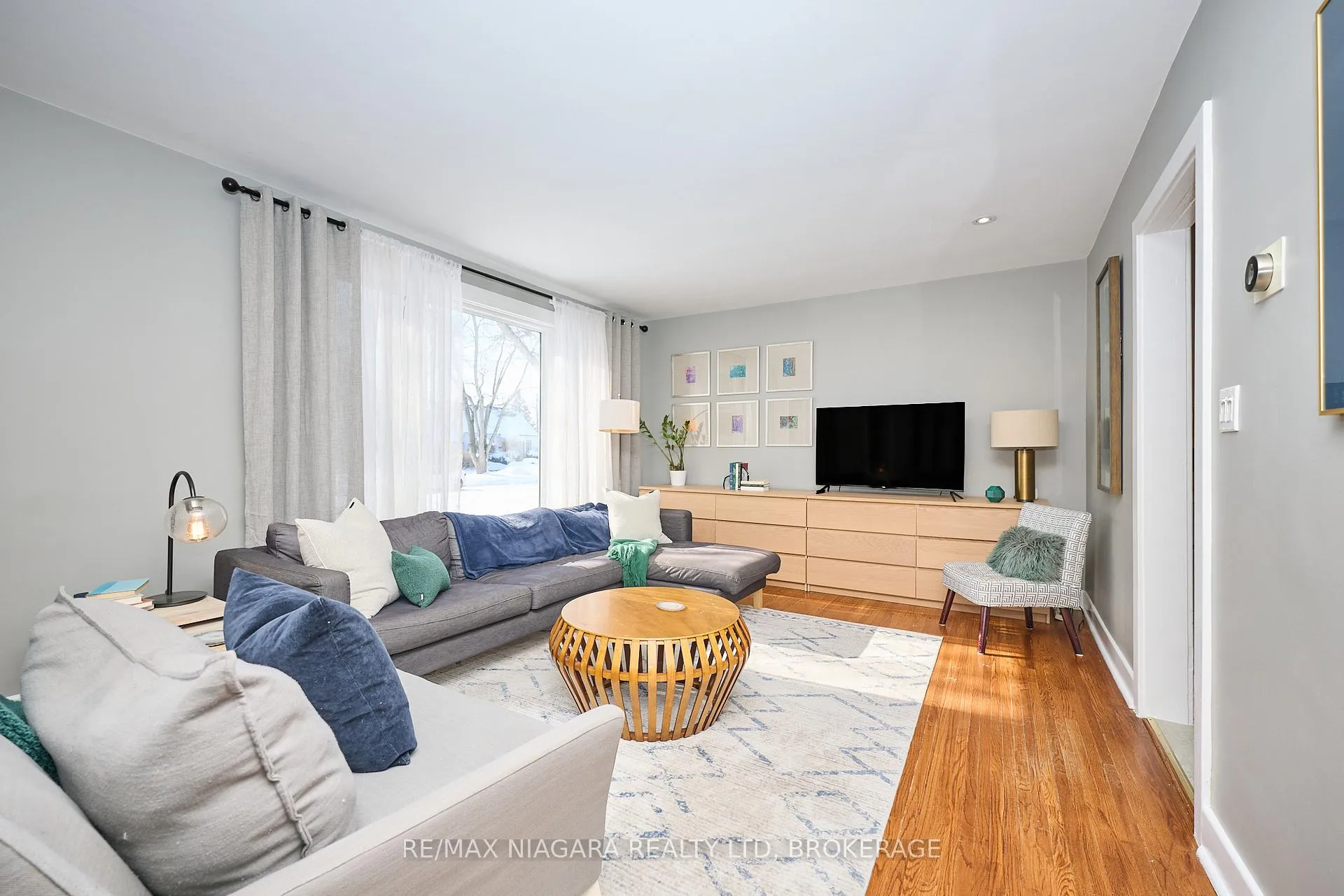 Photo 17 of 160 Norway Avenue, Welland, Prince Charles — HOMEH