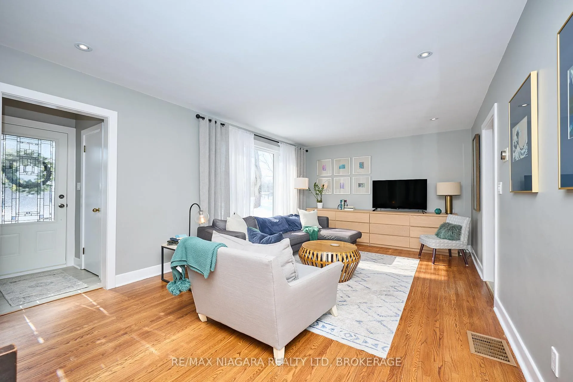 Photo 19 of 160 Norway Avenue, Welland, Prince Charles — HOMEH