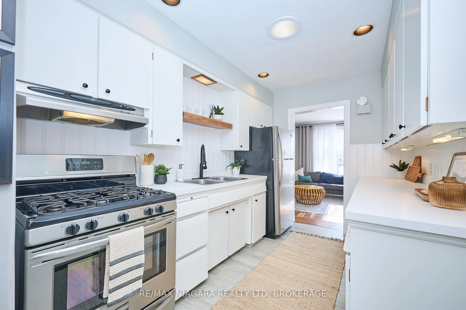 Photo 22 of 160 Norway Avenue, Welland, Prince Charles — HOMEH