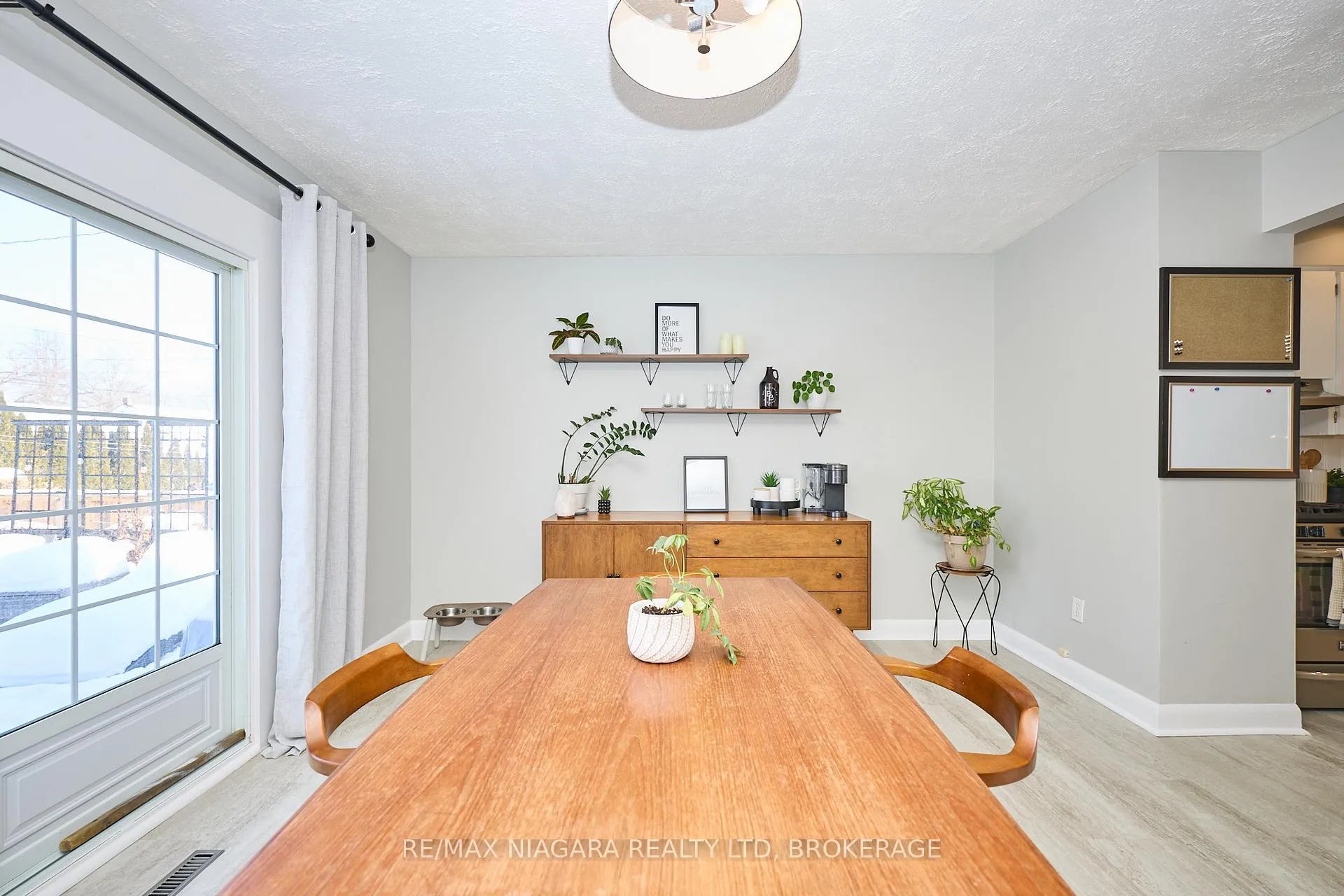Photo 27 of 160 Norway Avenue, Welland, Prince Charles — HOMEH