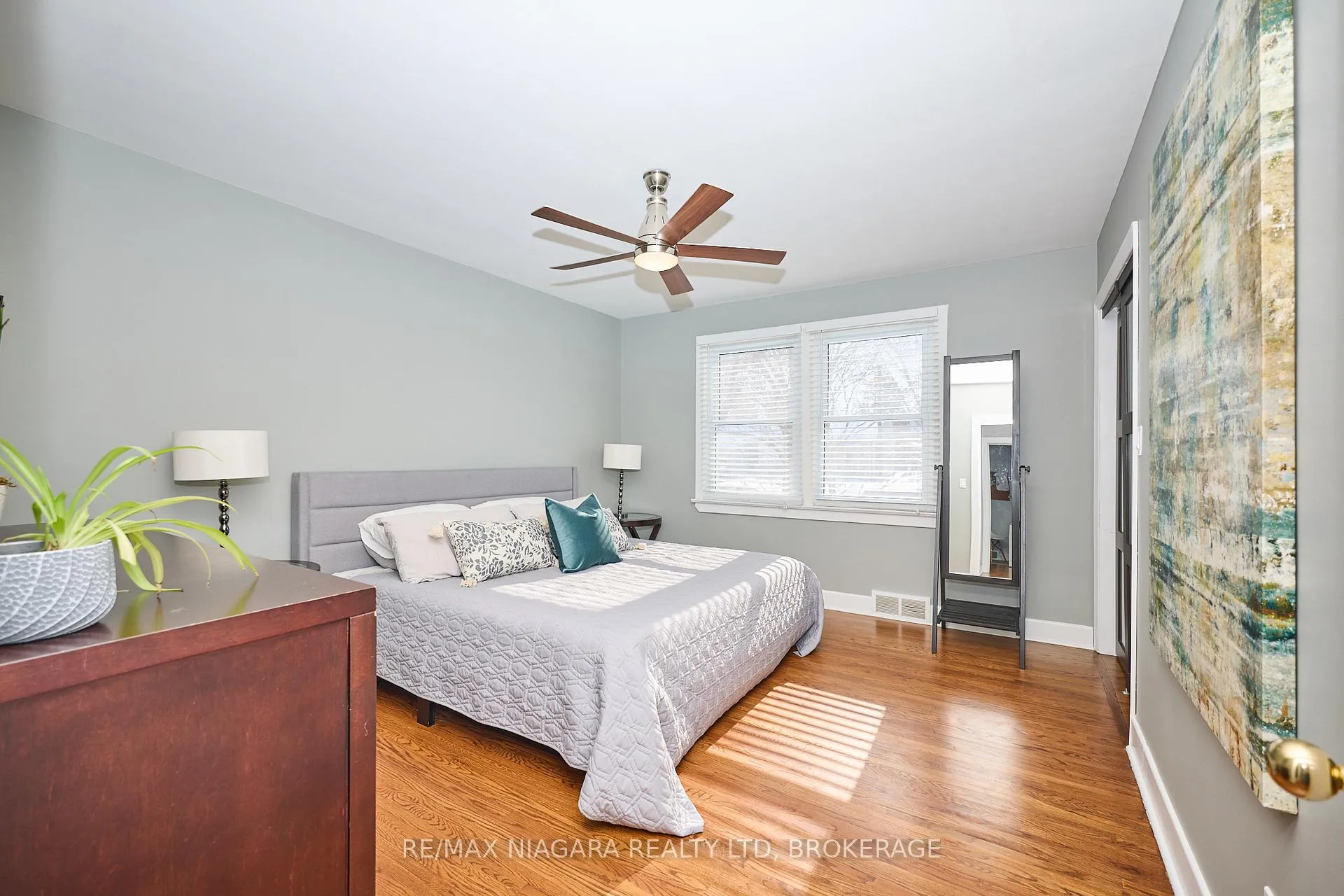 Photo 30 of 160 Norway Avenue, Welland, Prince Charles — HOMEH