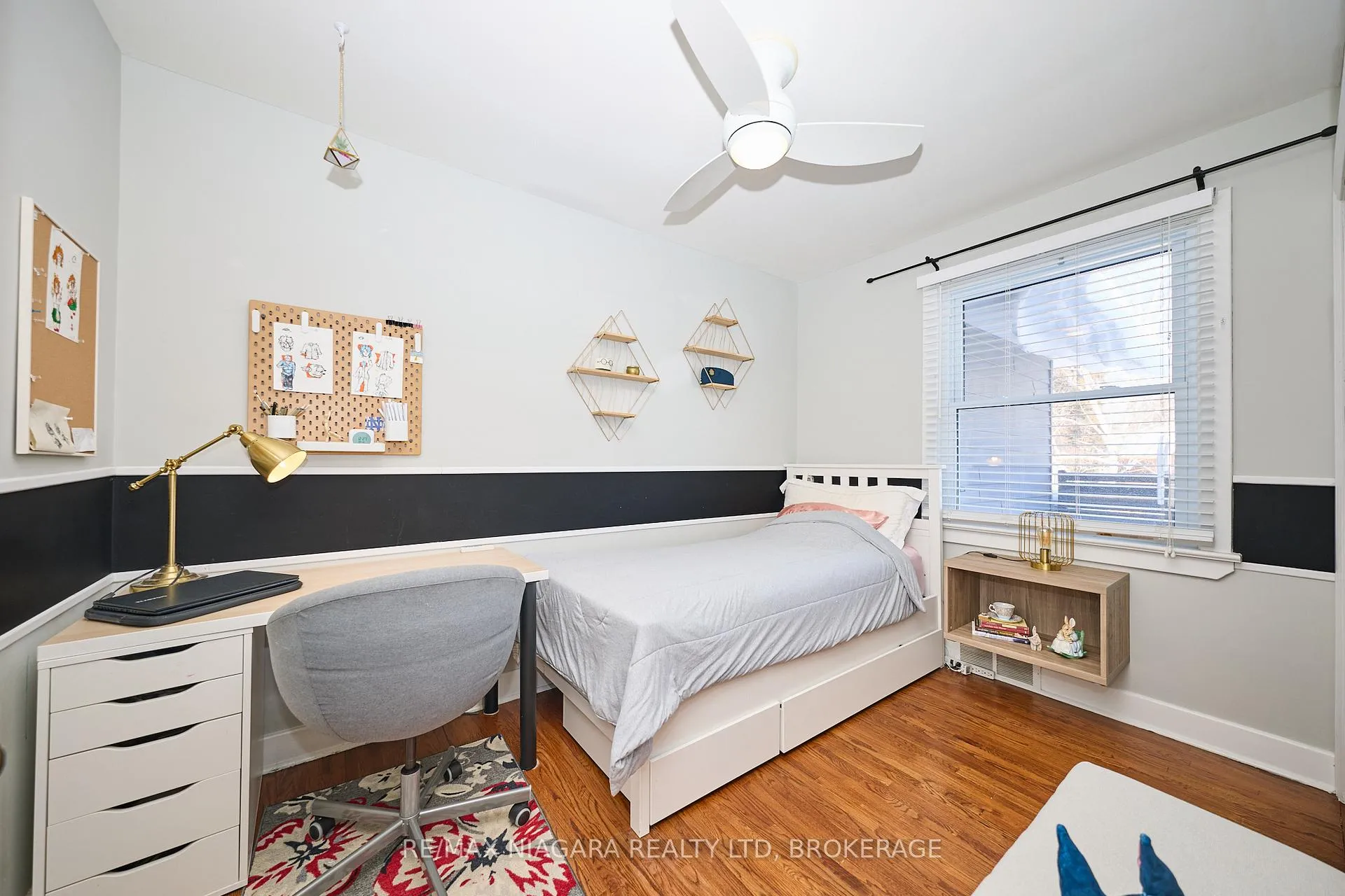 Photo 37 of 160 Norway Avenue, Welland, Prince Charles — HOMEH