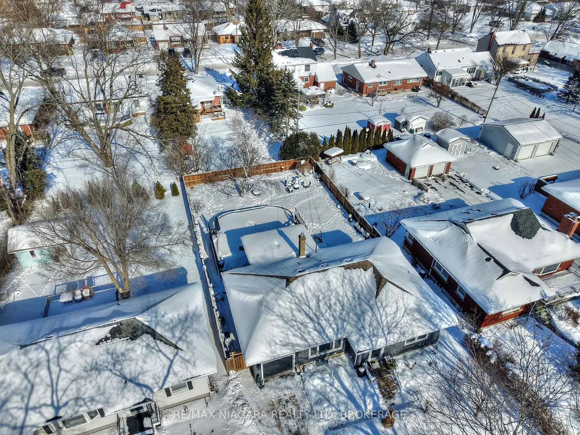 Photo 47 of 160 Norway Avenue, Welland, Prince Charles — HOMEH