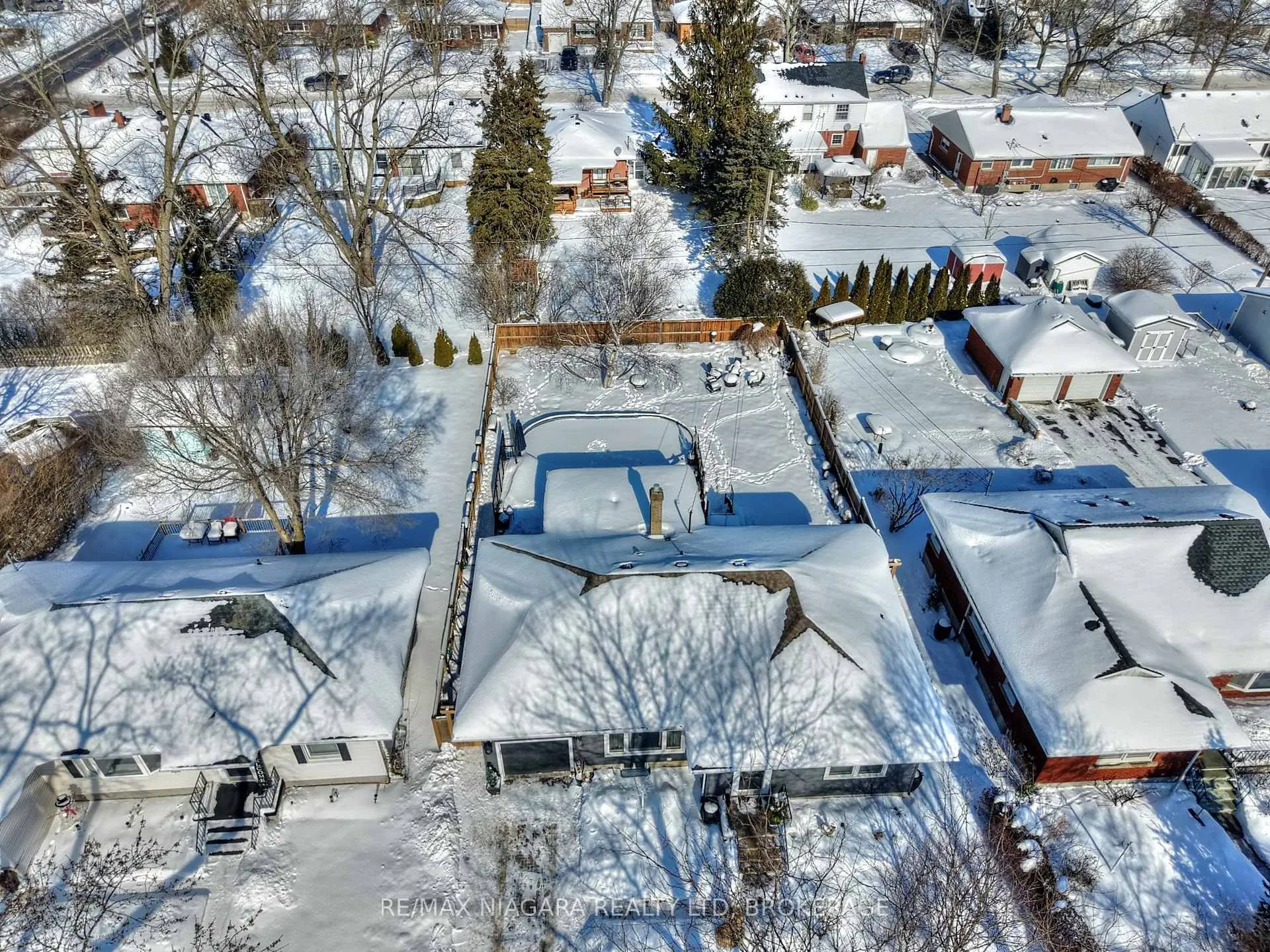 Photo 48 of 160 Norway Avenue, Welland, Prince Charles — HOMEH