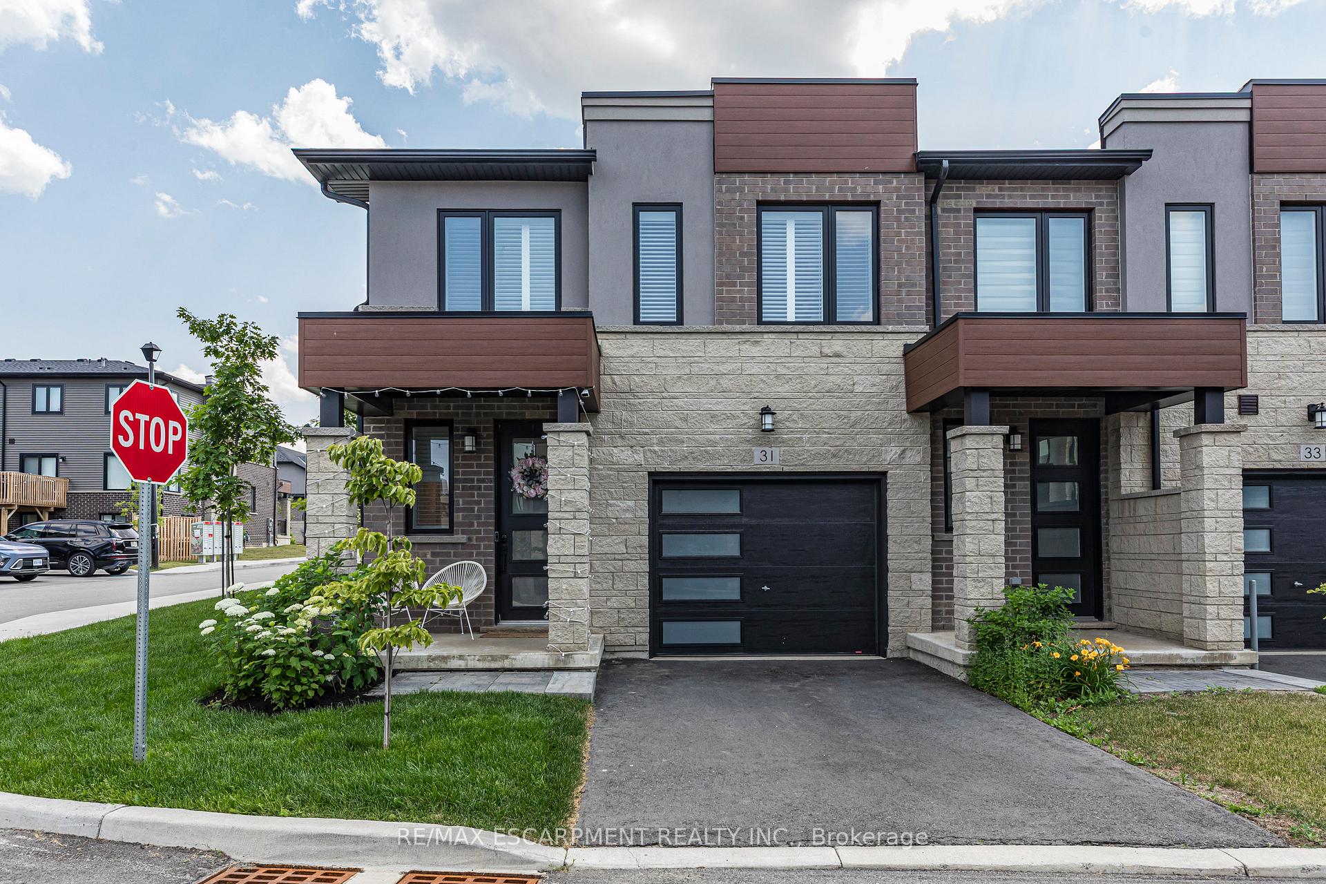 Photo 1 of 31 Southam Lane, Hamilton, Mountview — HOMEH