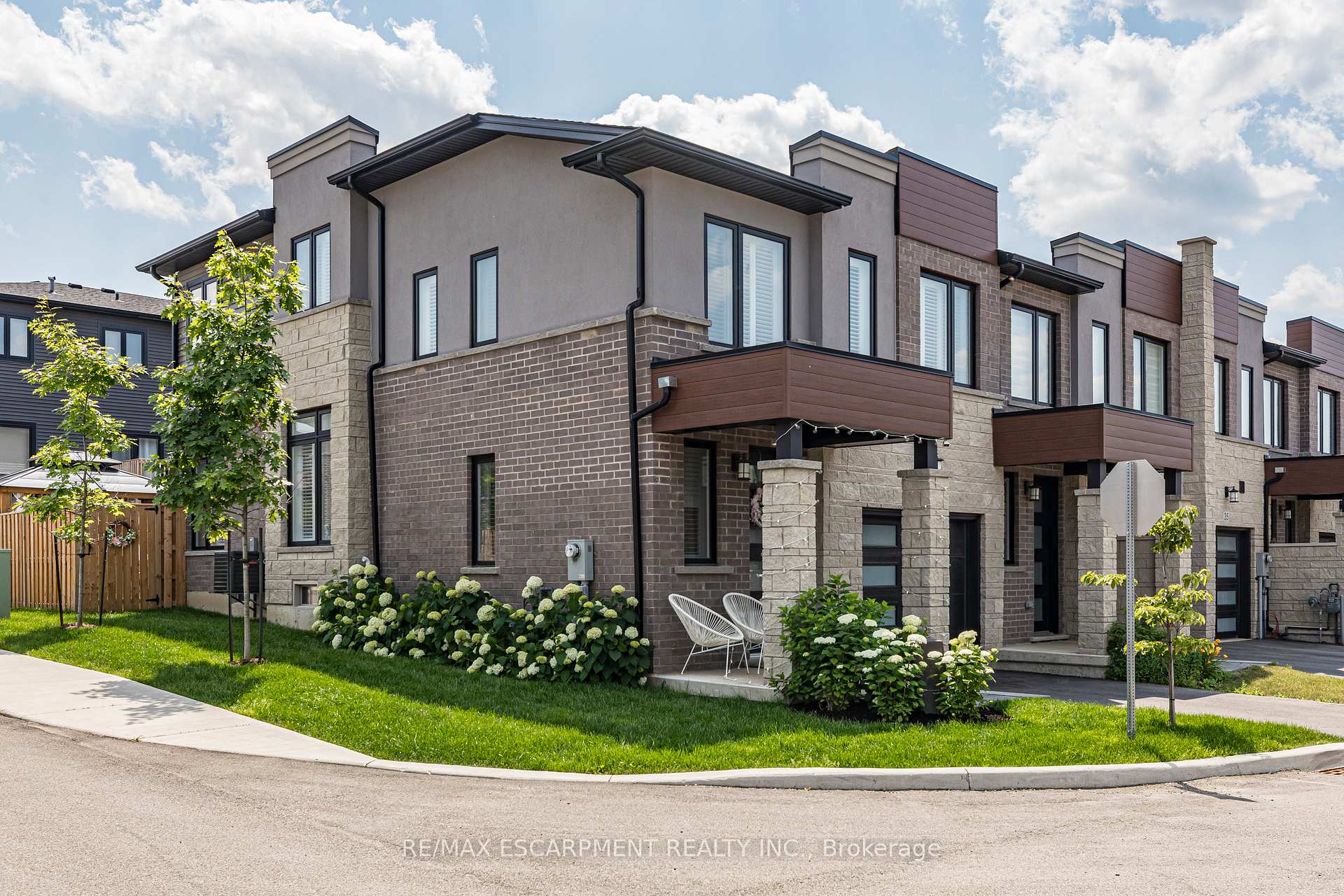 Photo 3 of 31 Southam Lane, Hamilton, Mountview — HOMEH