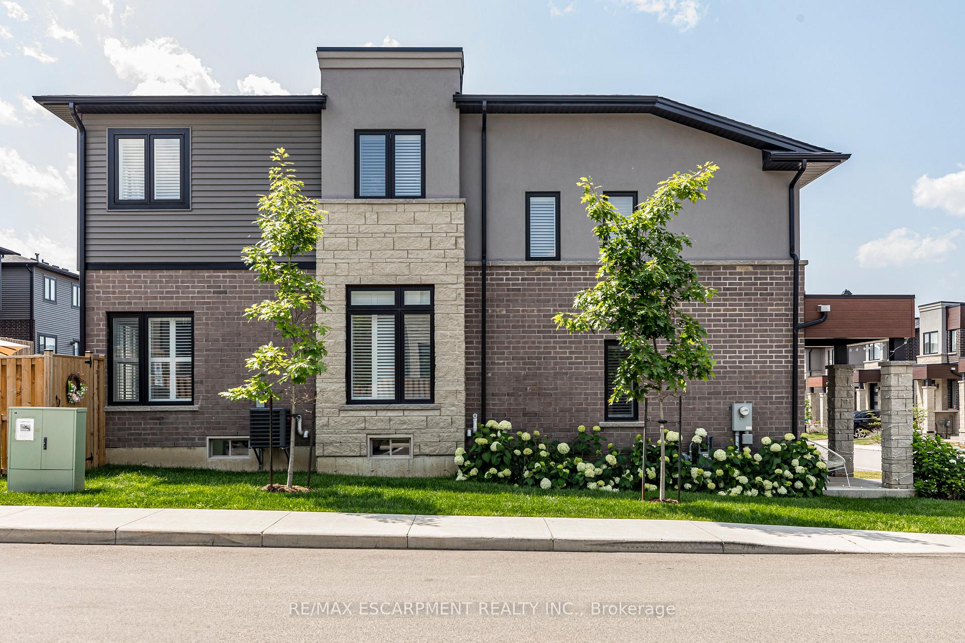 Photo 2 of 31 Southam Lane, Hamilton, Mountview — HOMEH