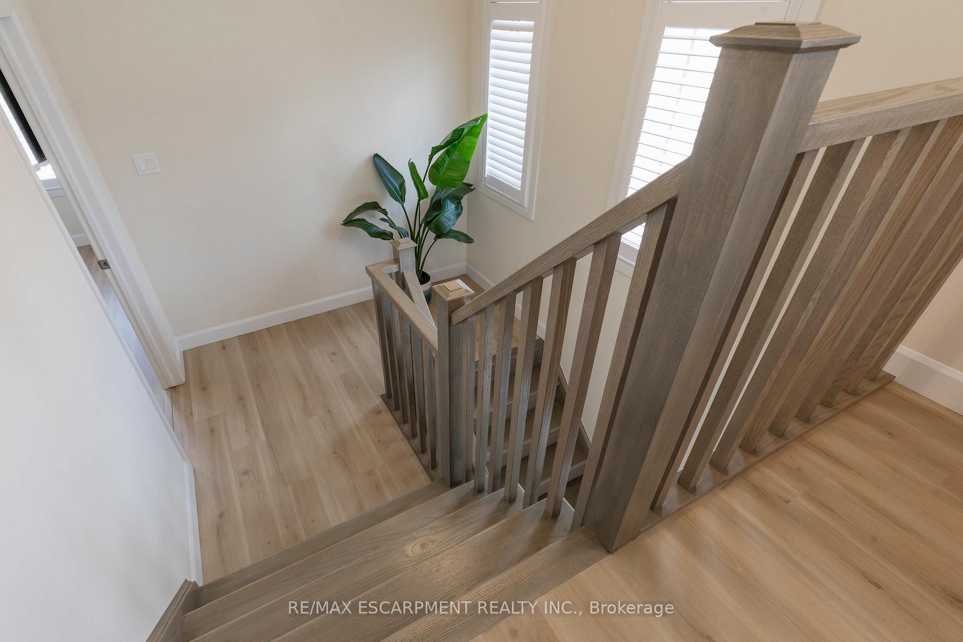 Photo 10 of 31 Southam Lane, Hamilton, Mountview — HOMEH