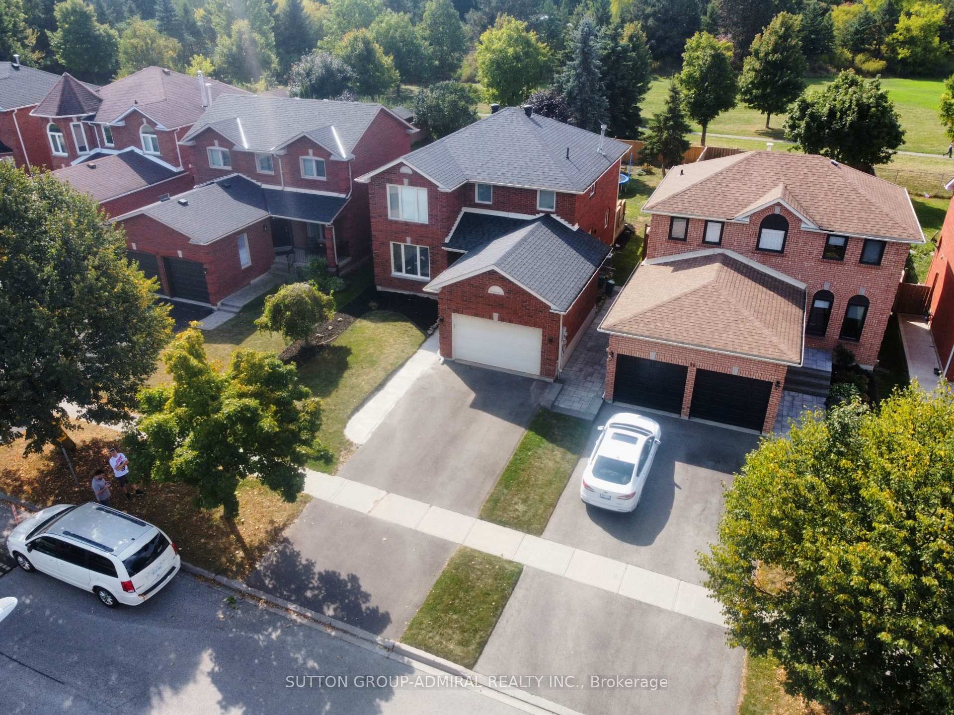 Photo 2 of 96 Golden Meadow Road, Barrie, Innis-Shore — HOMEH