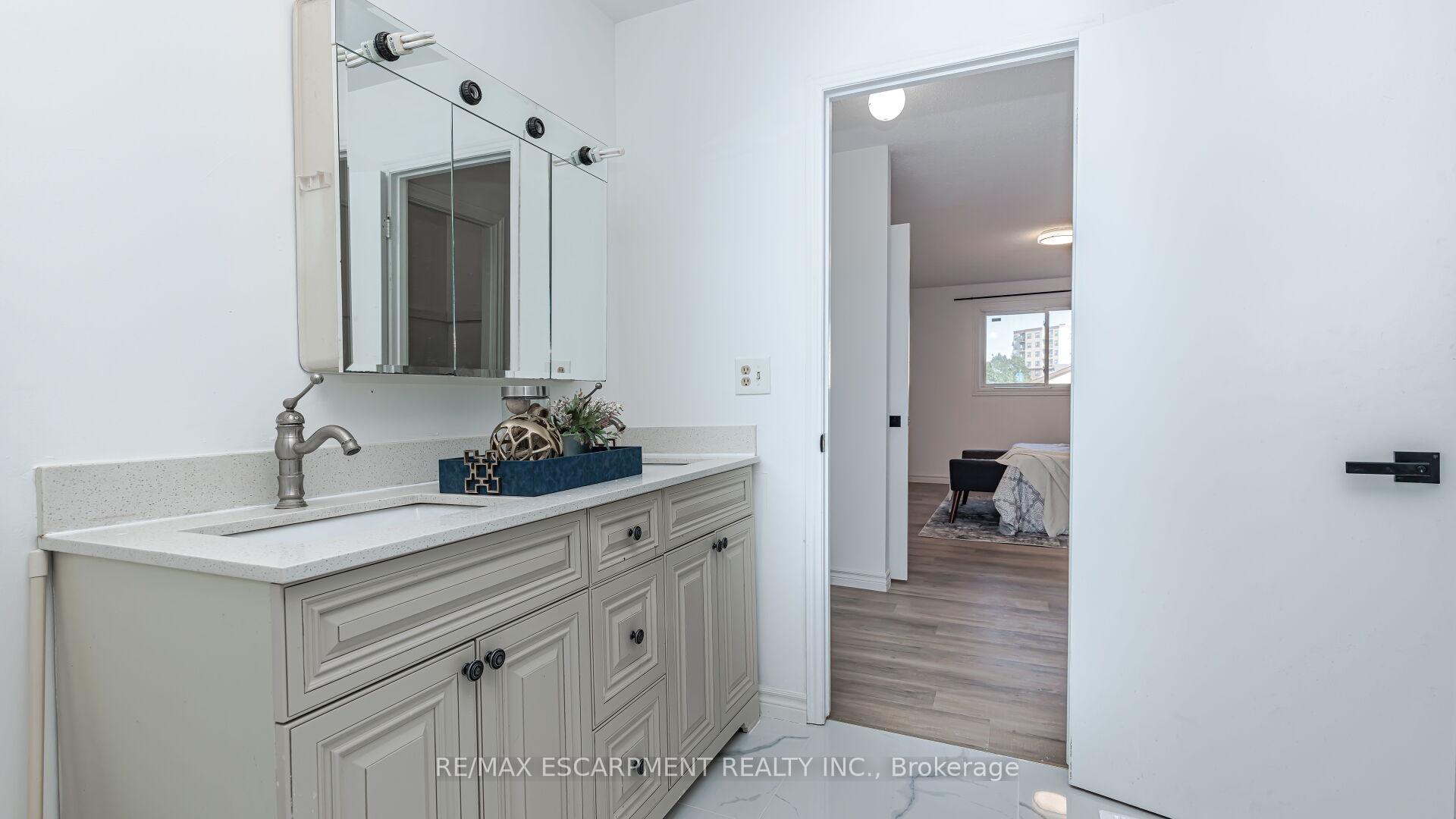 Photo 38 of 3 Mornington Drive, Hamilton, Crerar — HOMEH
