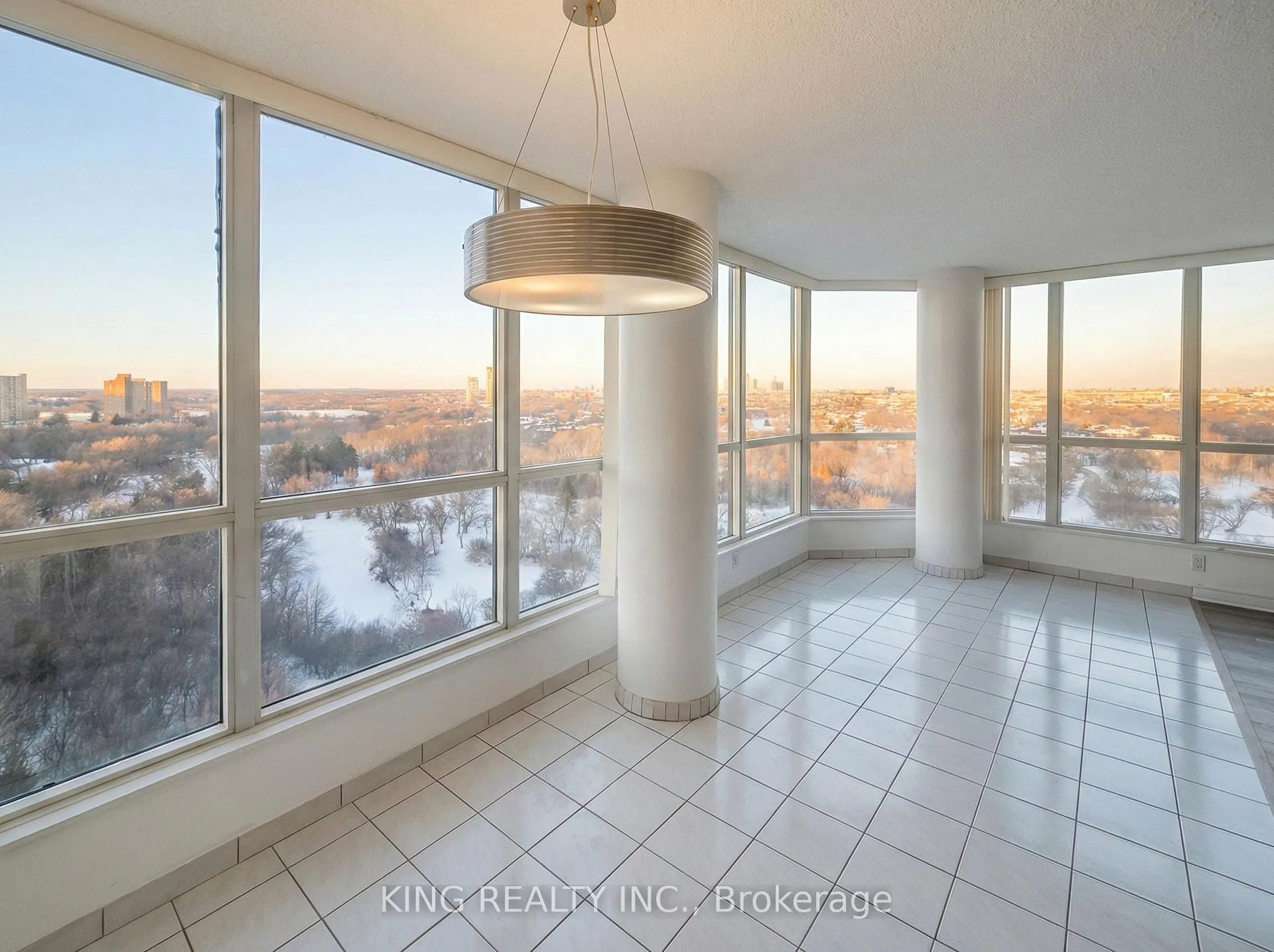 Photo 3 of Unit 1415, 1 Rowntree Road, Etobicoke, Mount Olive-Silverstone-Jamestown — HOMEH