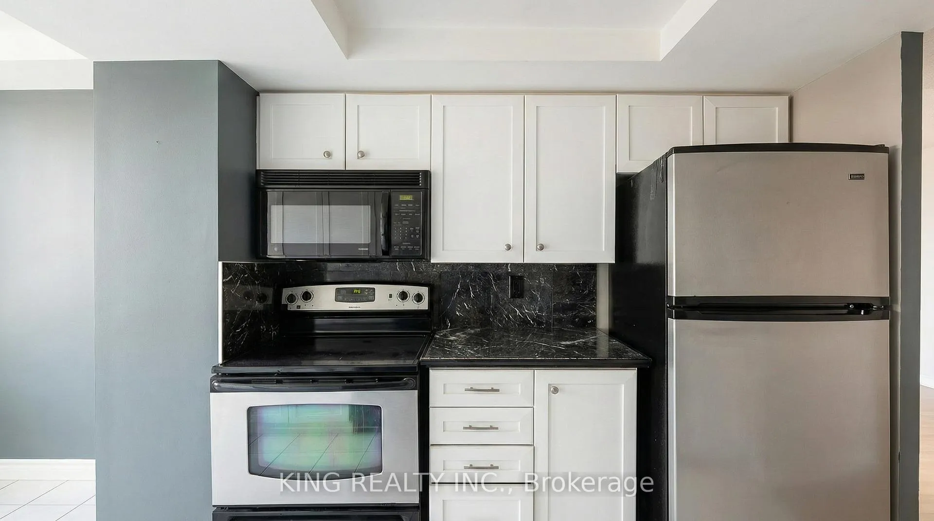 Photo 4 of Unit 1415, 1 Rowntree Road, Etobicoke, Mount Olive-Silverstone-Jamestown — HOMEH