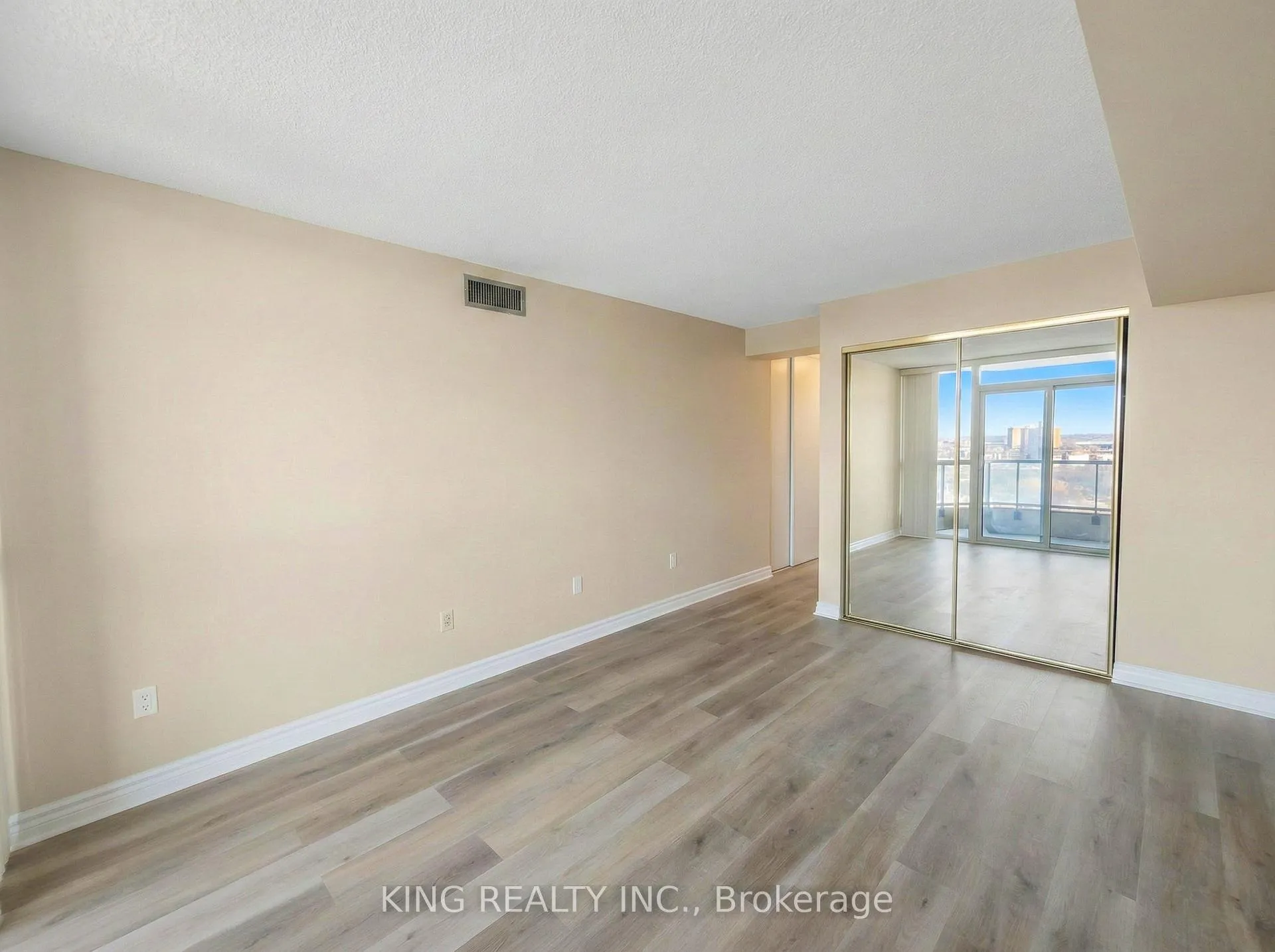 Photo 8 of Unit 1415, 1 Rowntree Road, Etobicoke, Mount Olive-Silverstone-Jamestown — HOMEH