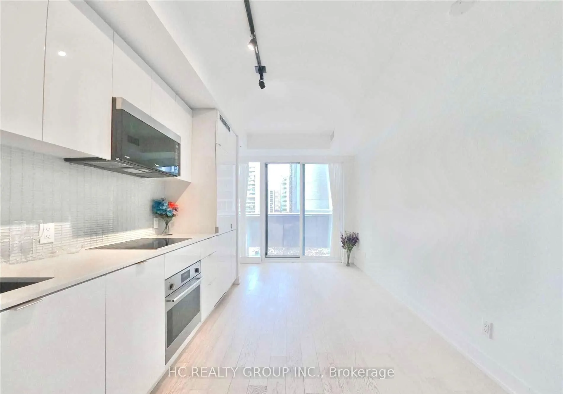 Photo 3 of Unit 502, 7 grenville Street, Toronto, Bay Street Corridor — HOMEH