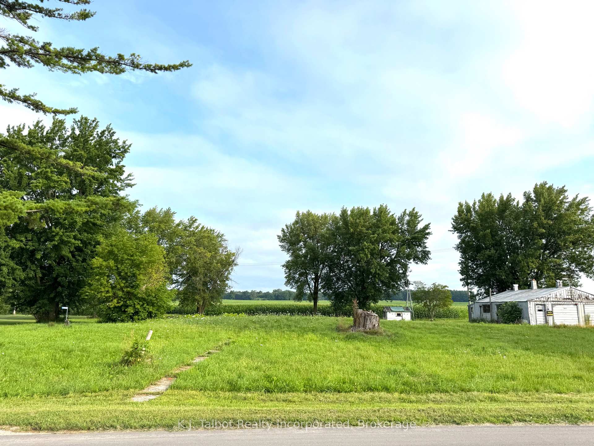 Photo 2 of 742 Josephine Street N, North Huron, Wingham — HOMEH