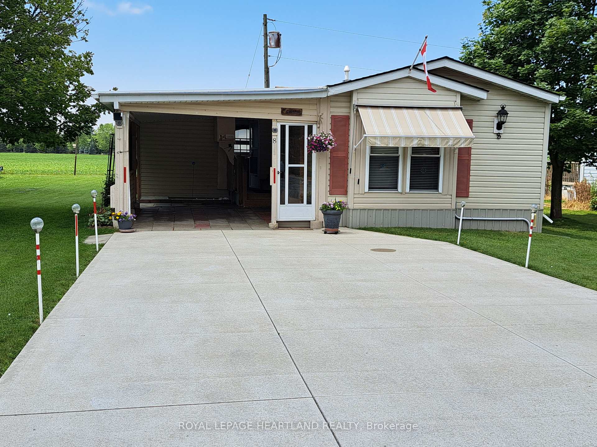 Front of Unit 8, 39461 Dashwood Road