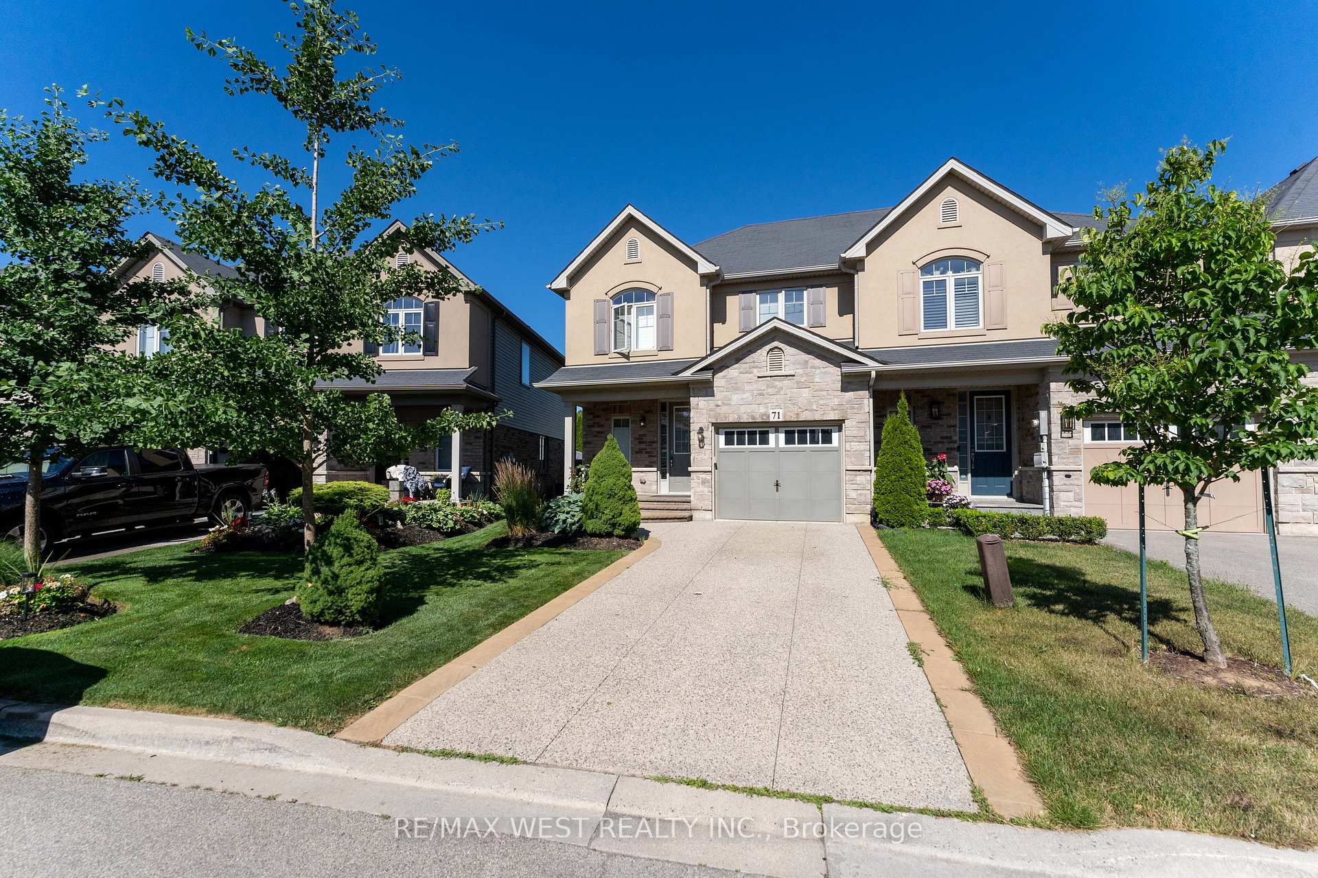 Photo 1 of 71 Sexton Crescent, Hamilton, Ancaster — HOMEH