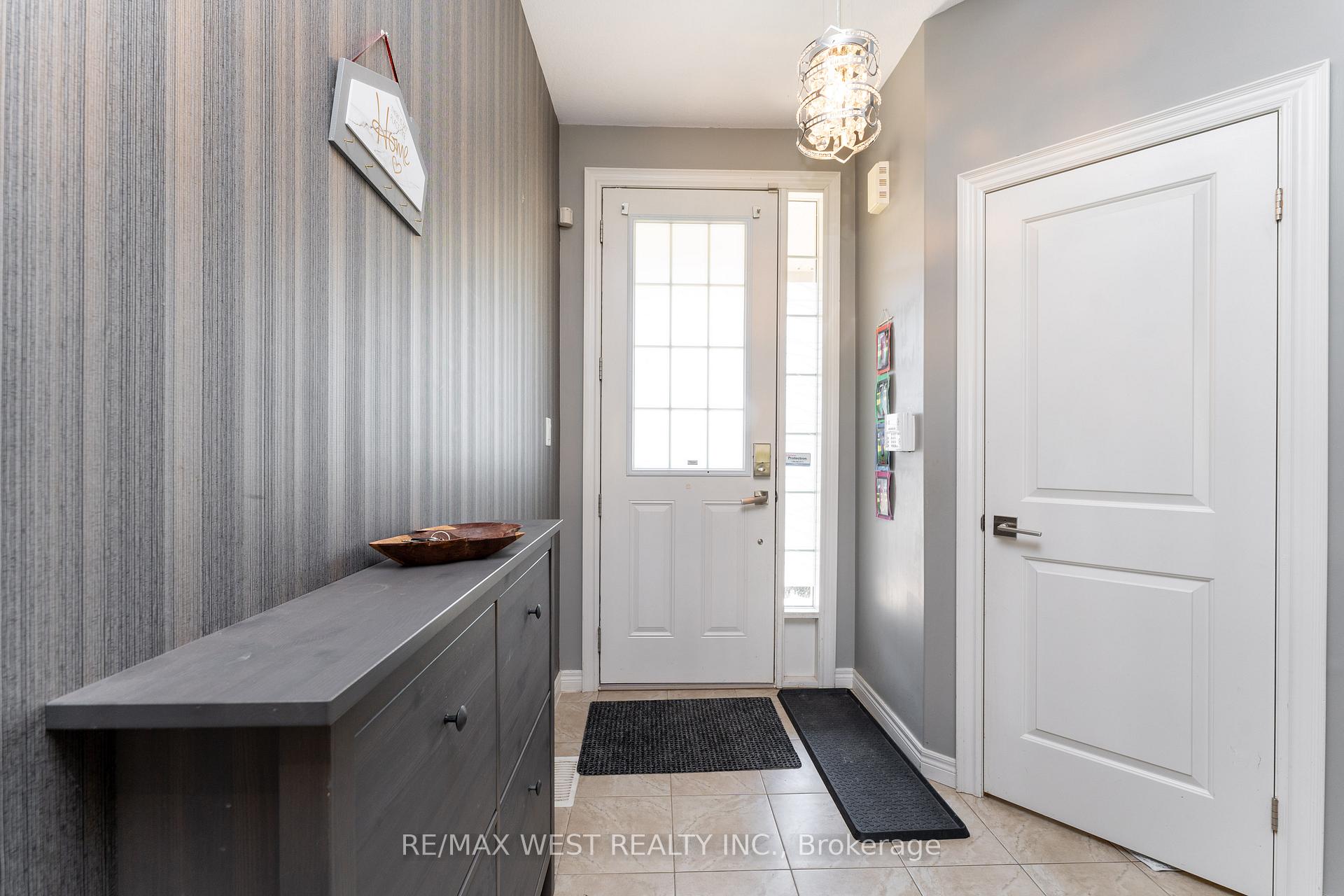 Photo 23 of 71 Sexton Crescent, Hamilton, Ancaster — HOMEH