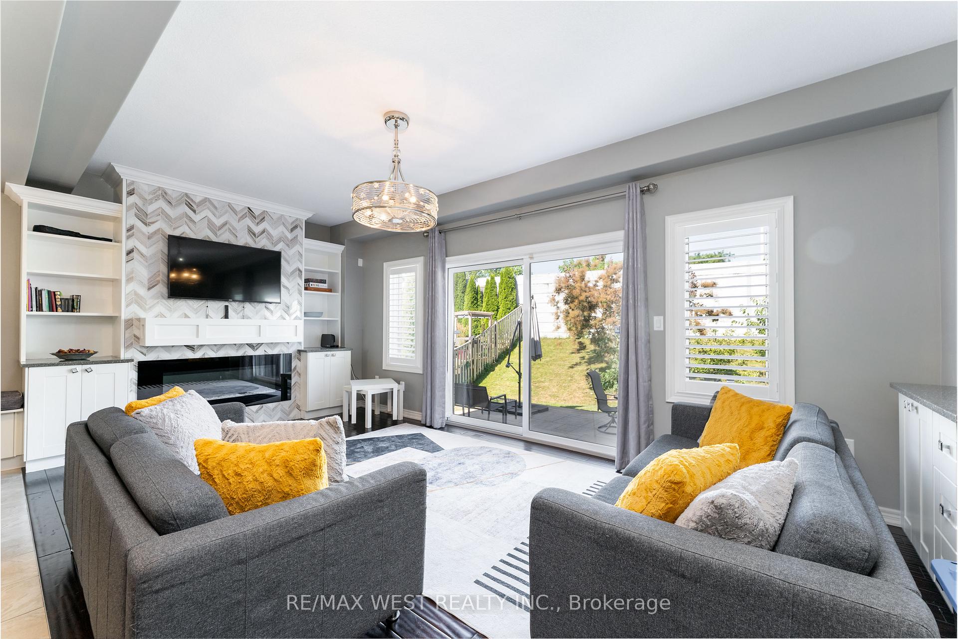 Photo 18 of 71 Sexton Crescent, Hamilton, Ancaster — HOMEH