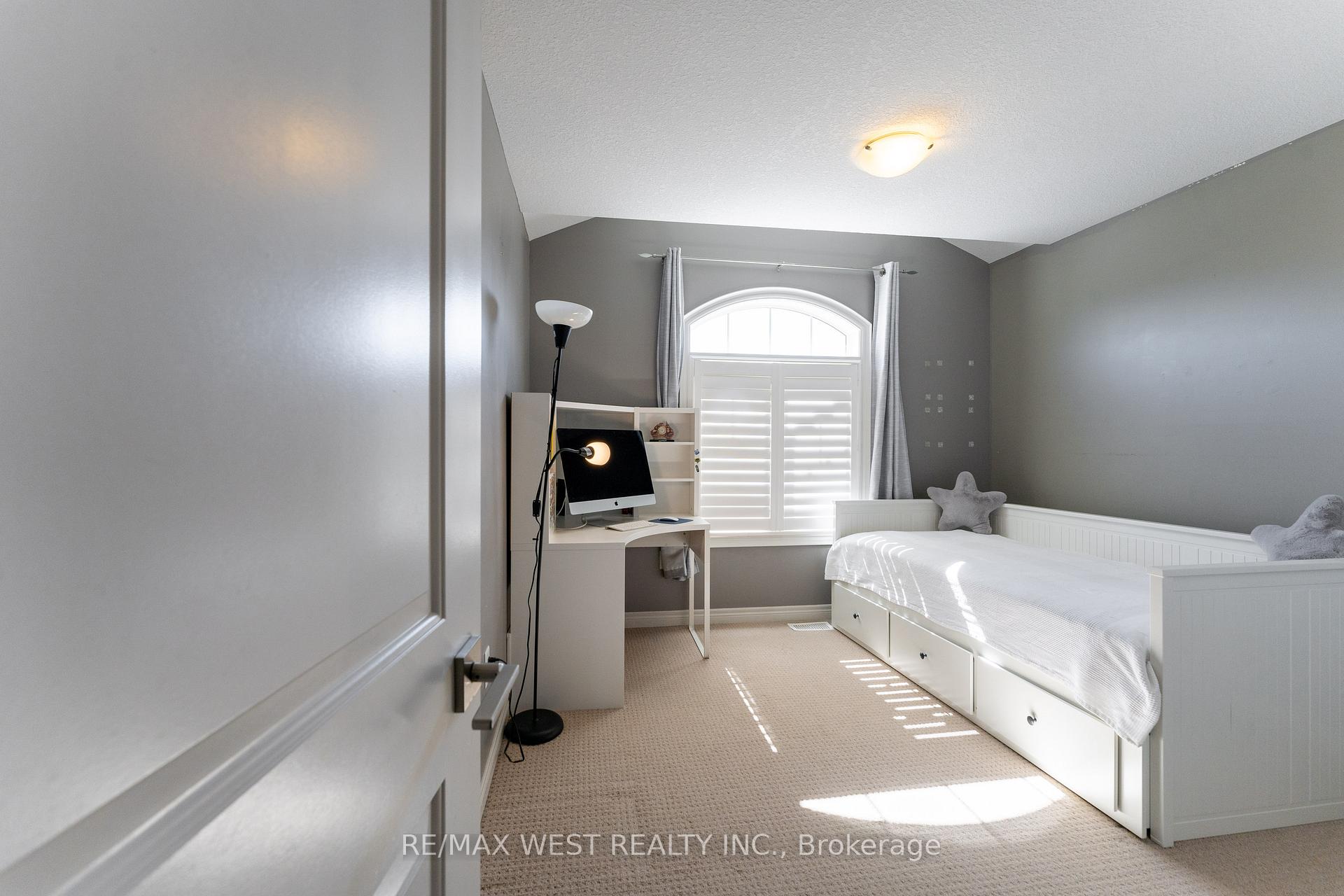 Photo 39 of 71 Sexton Crescent, Hamilton, Ancaster — HOMEH